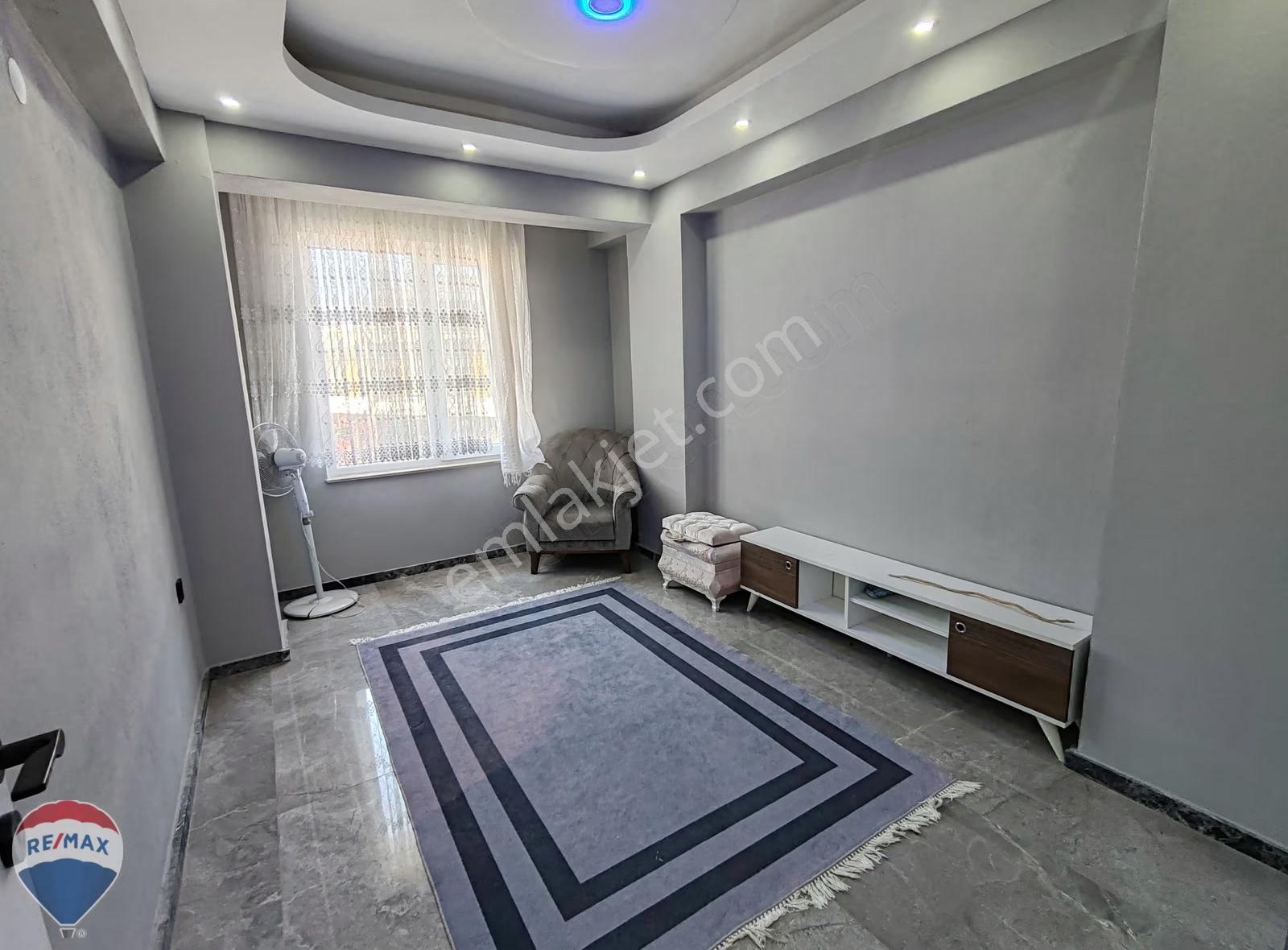 Re/max Mavi'den Müstakil Bahceli Havuzlu Mut. Ayrı Köşe Villa - Görsel 13