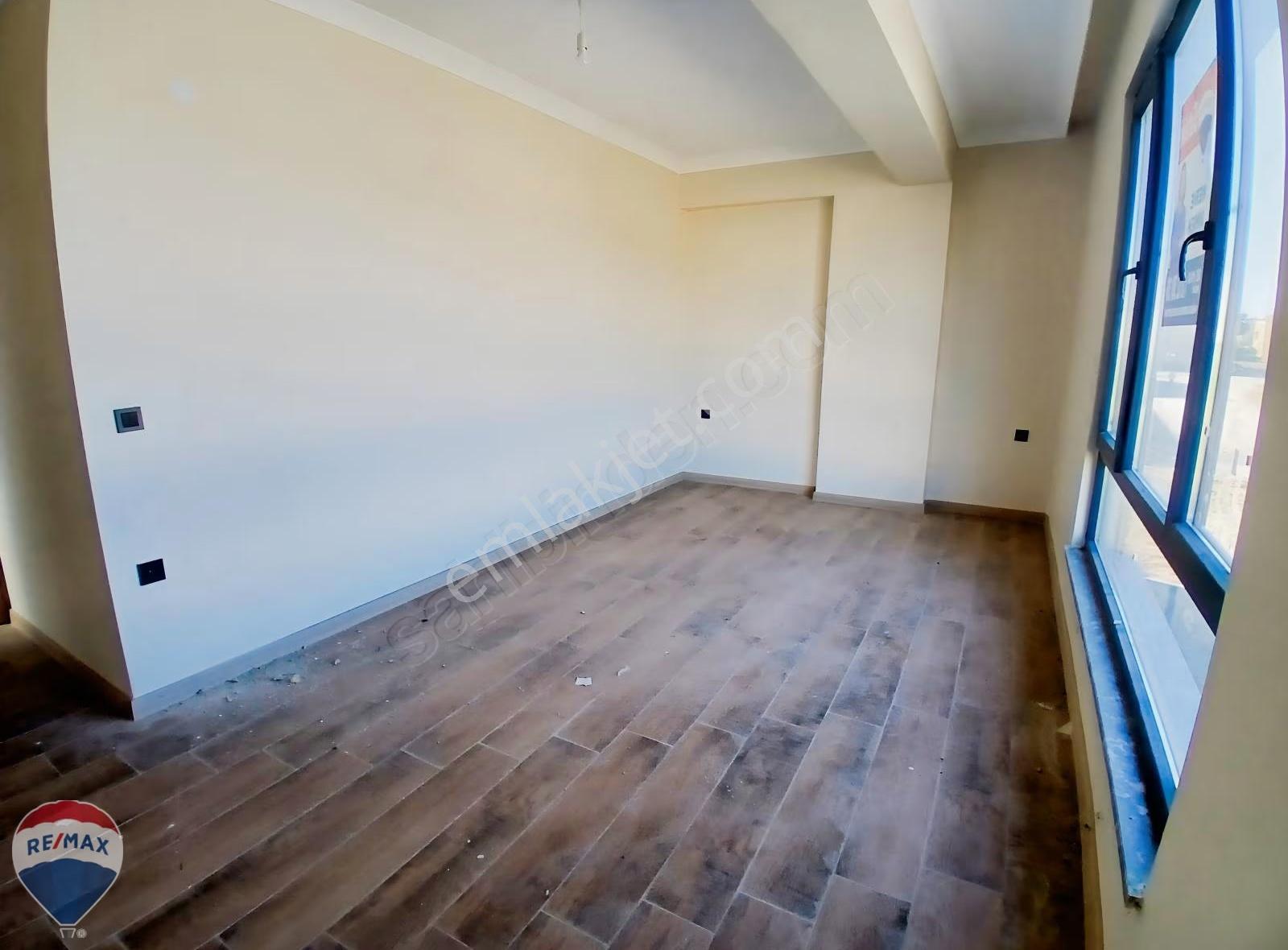Deniz Manzaralı Havuzlu Teraslı Müstakil Tripleks Sıfır Villa - Görsel 16