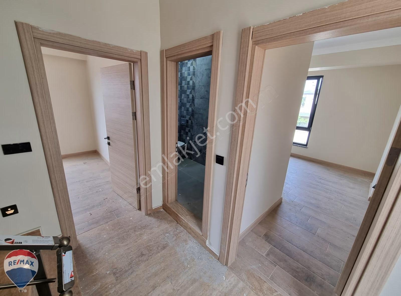 Deniz Manzaralı Havuzlu Teraslı Müstakil Tripleks Sıfır Villa - Görsel 21