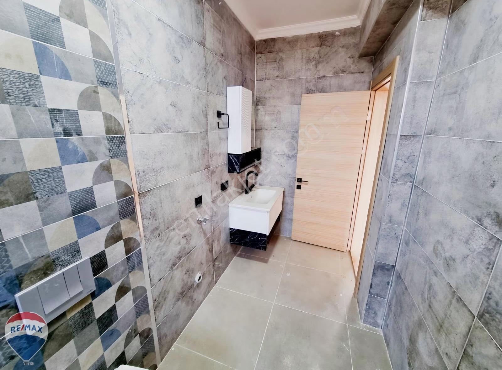 Deniz Manzaralı Havuzlu Teraslı Müstakil Tripleks Sıfır Villa - Görsel 24