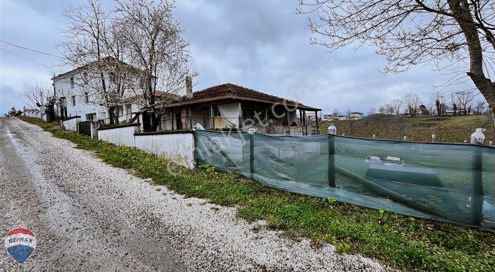 Remax Maviden Yeşilvadide Müstakil Ev Ve 3960 M2 İmarlı Arsası - Görsel 8