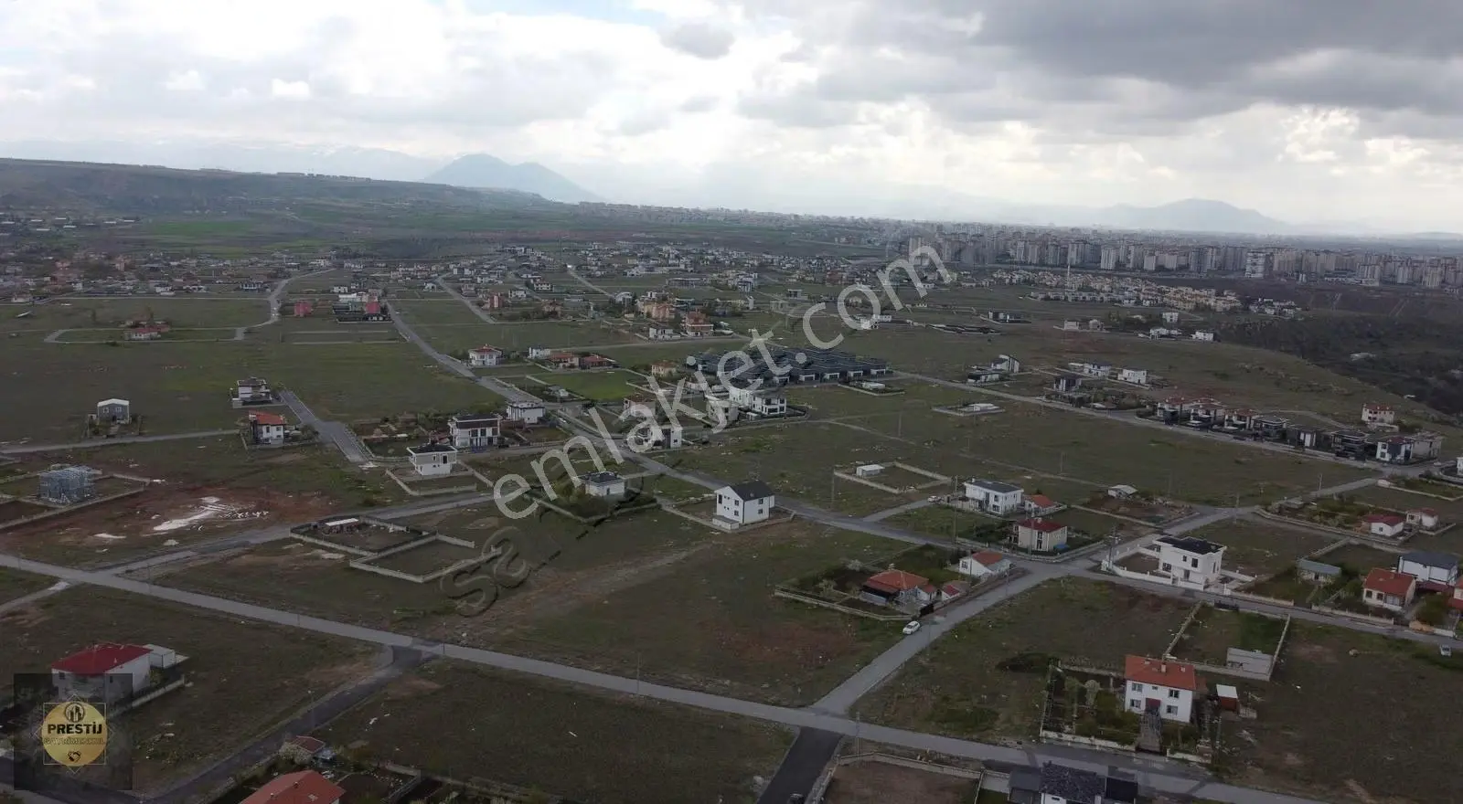 2 Ayrı Villa Yapımına Uygun 858 M2 Üç Cephesi Yol Temiz Parsel ! - Görsel 4
