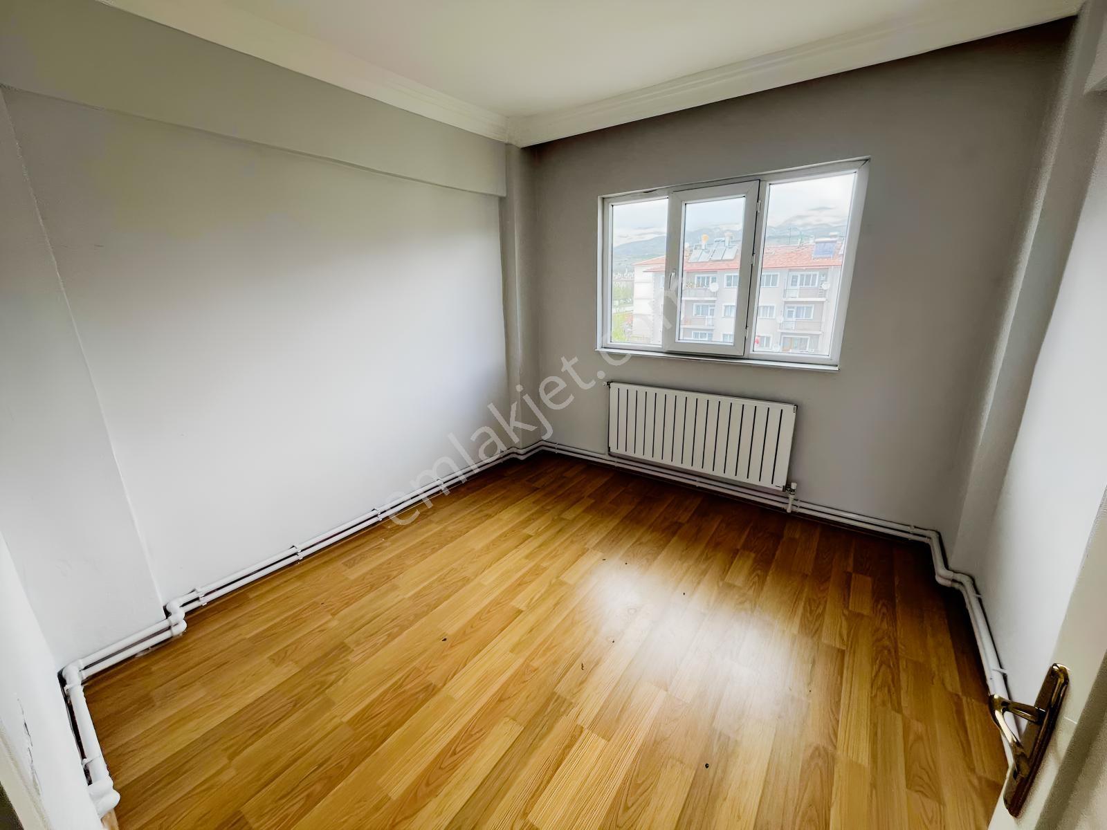 Remax Dem'den Akşemsettin Mahallesinde Kiralık 2+1 Daire - Görsel 9