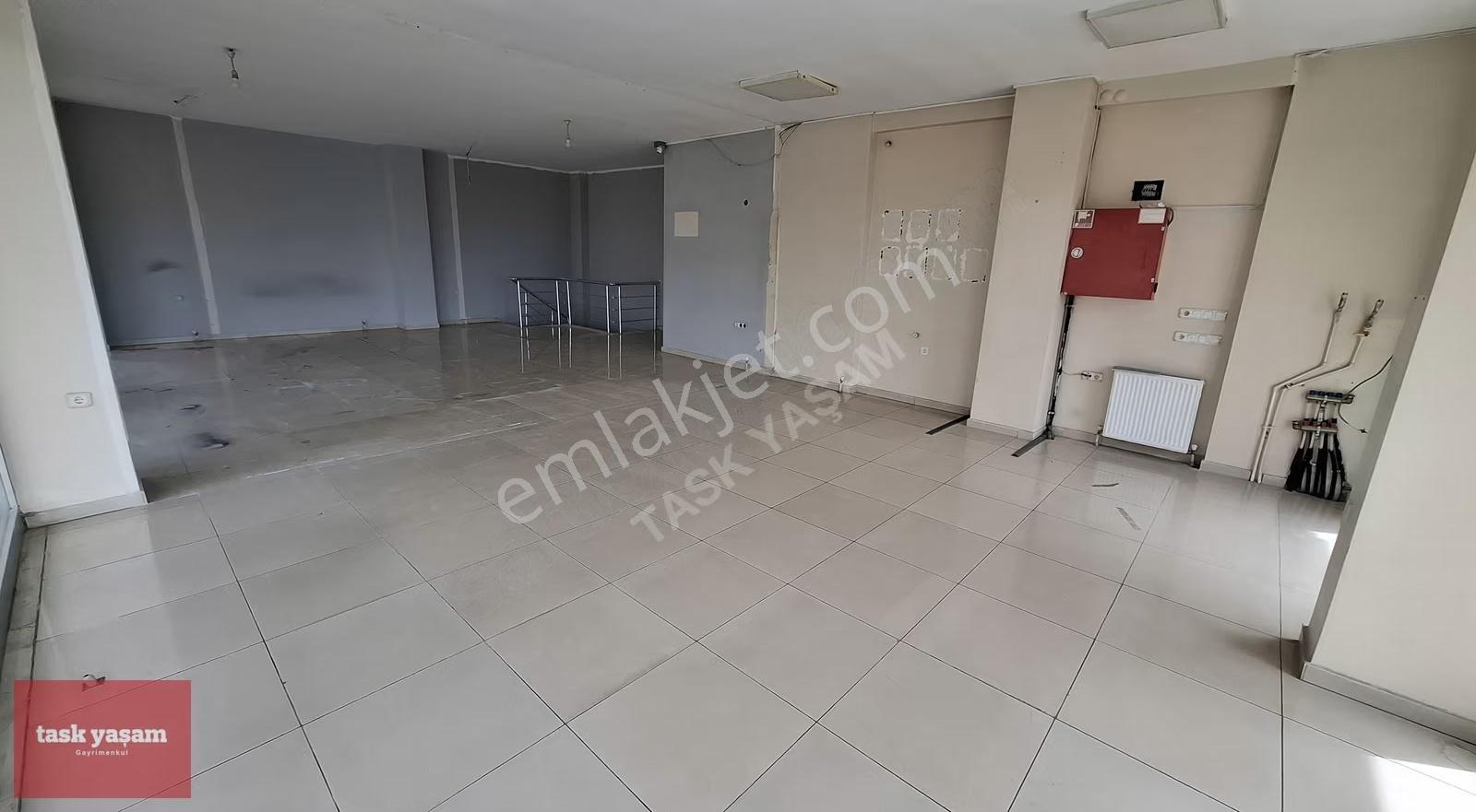 Tuzla Askeri Yol Cadde Üzeri Her Türlü İşe Uygun Kiralık Dükkan