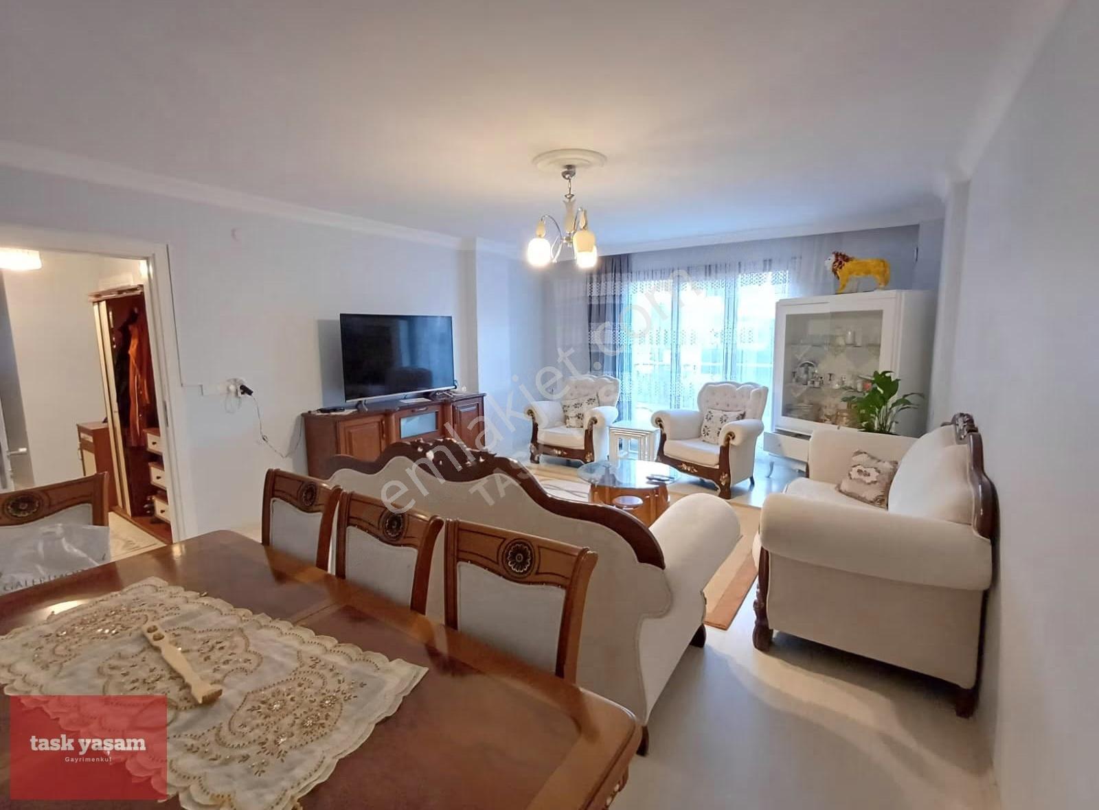 Gebze Gaziler Mahallesi Merkezi Konum Geniş Satılık 3+1 Daire