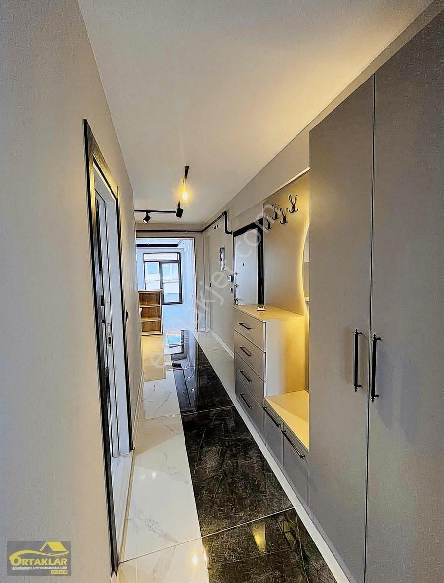 1.kat Salı Pazarı Yakını Kiralık Lüks 1+1 - Görsel 5