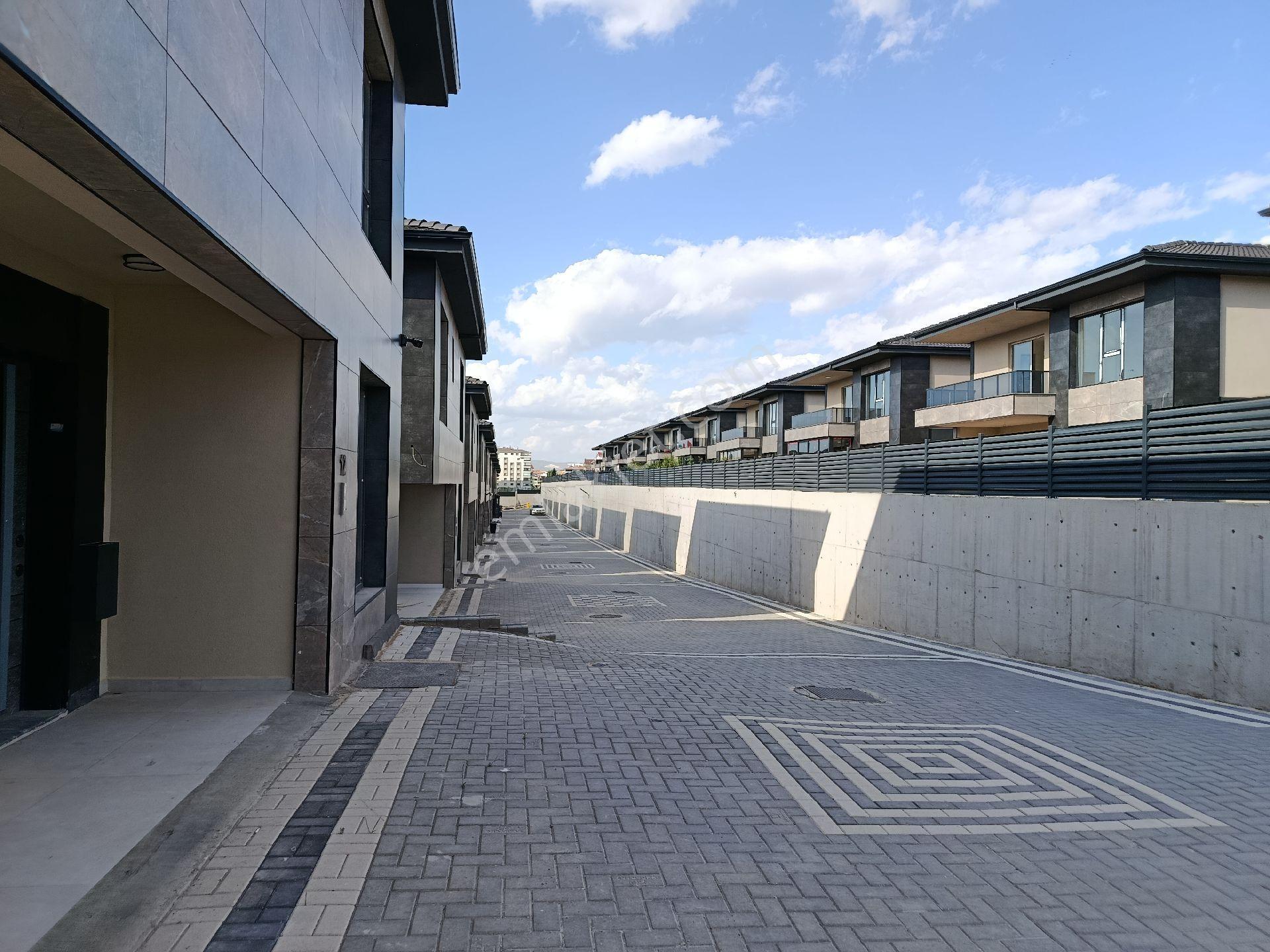 Baglıcada Site İçi Sayılı Son Villalar Alırken Kazanın 4+1 - Görsel 3