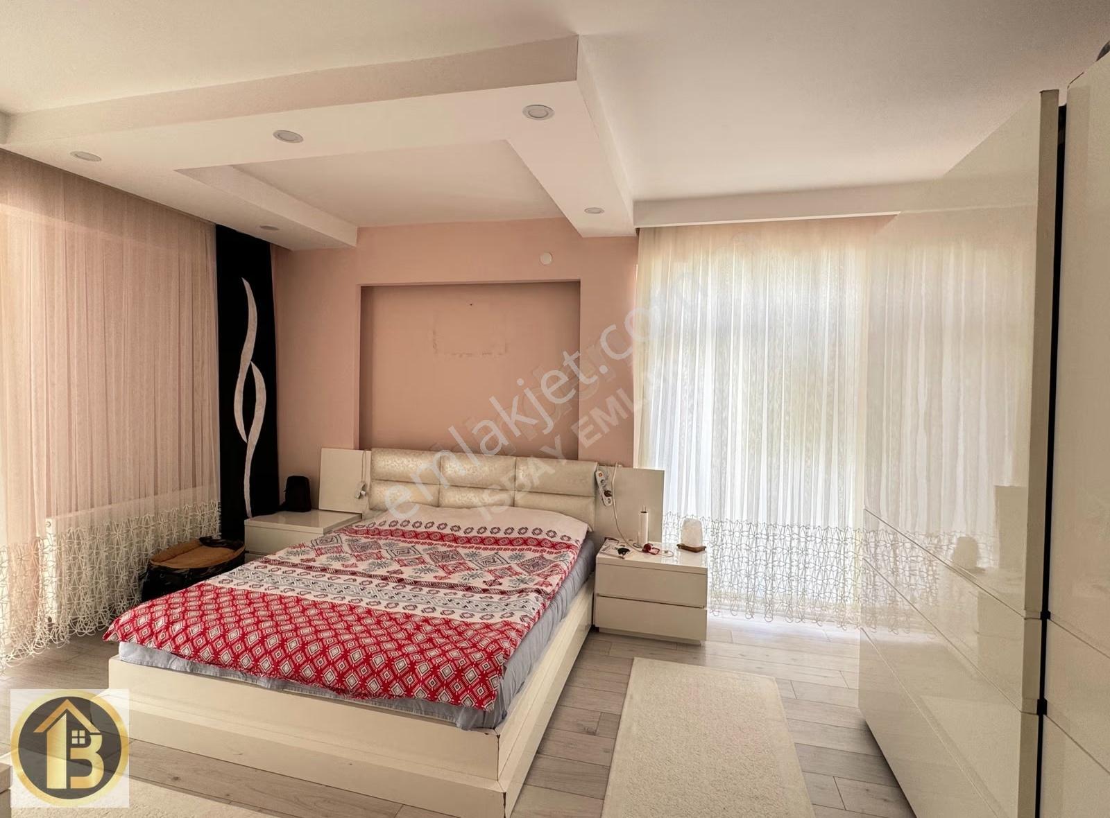 Vefa Evlerinde Site İçinde Satılık 4+1 Lüks Daire - Görsel 2