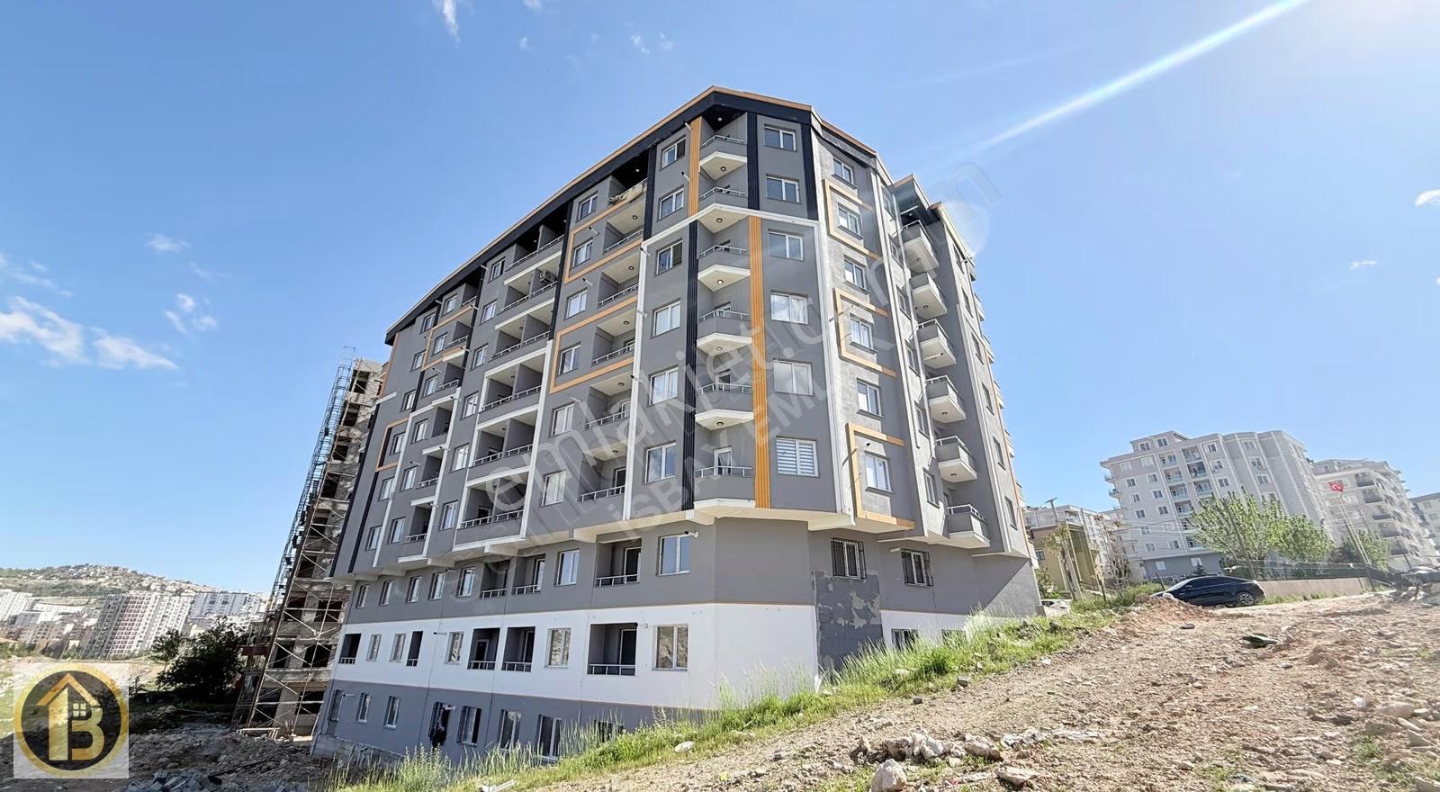 Eski Avm Arkası Satılık Geniş 1+1 Sıfır Daire Sizi Bekliyor...