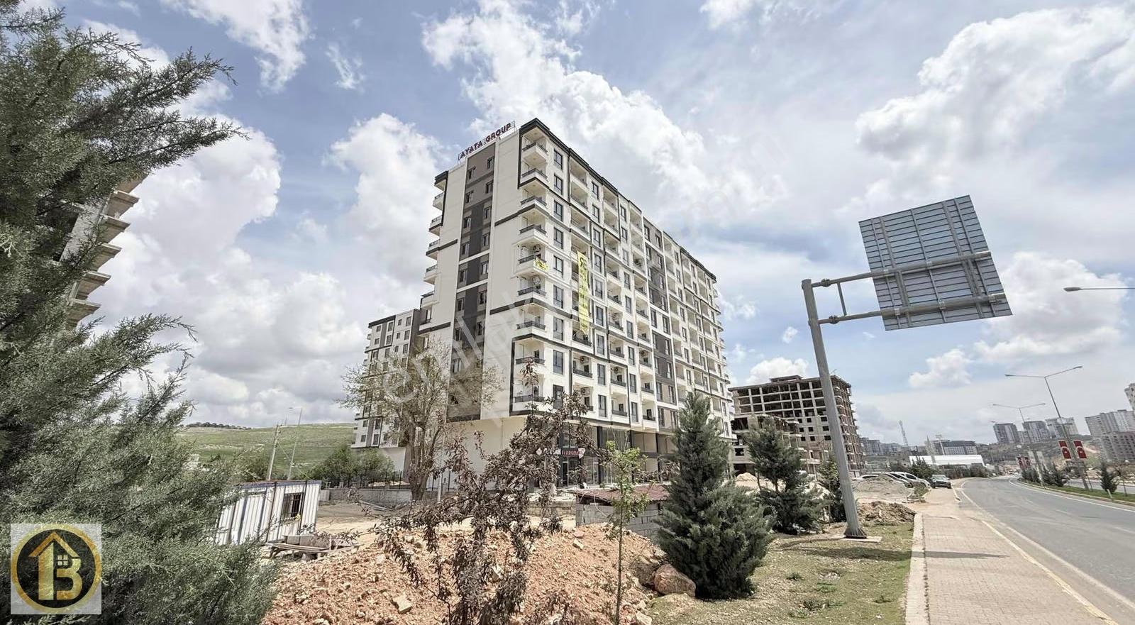 Şehir Hastanesi Karşısı Satılık 1+1 Lüks Daire İsbay Emlak'ta - Görsel 2