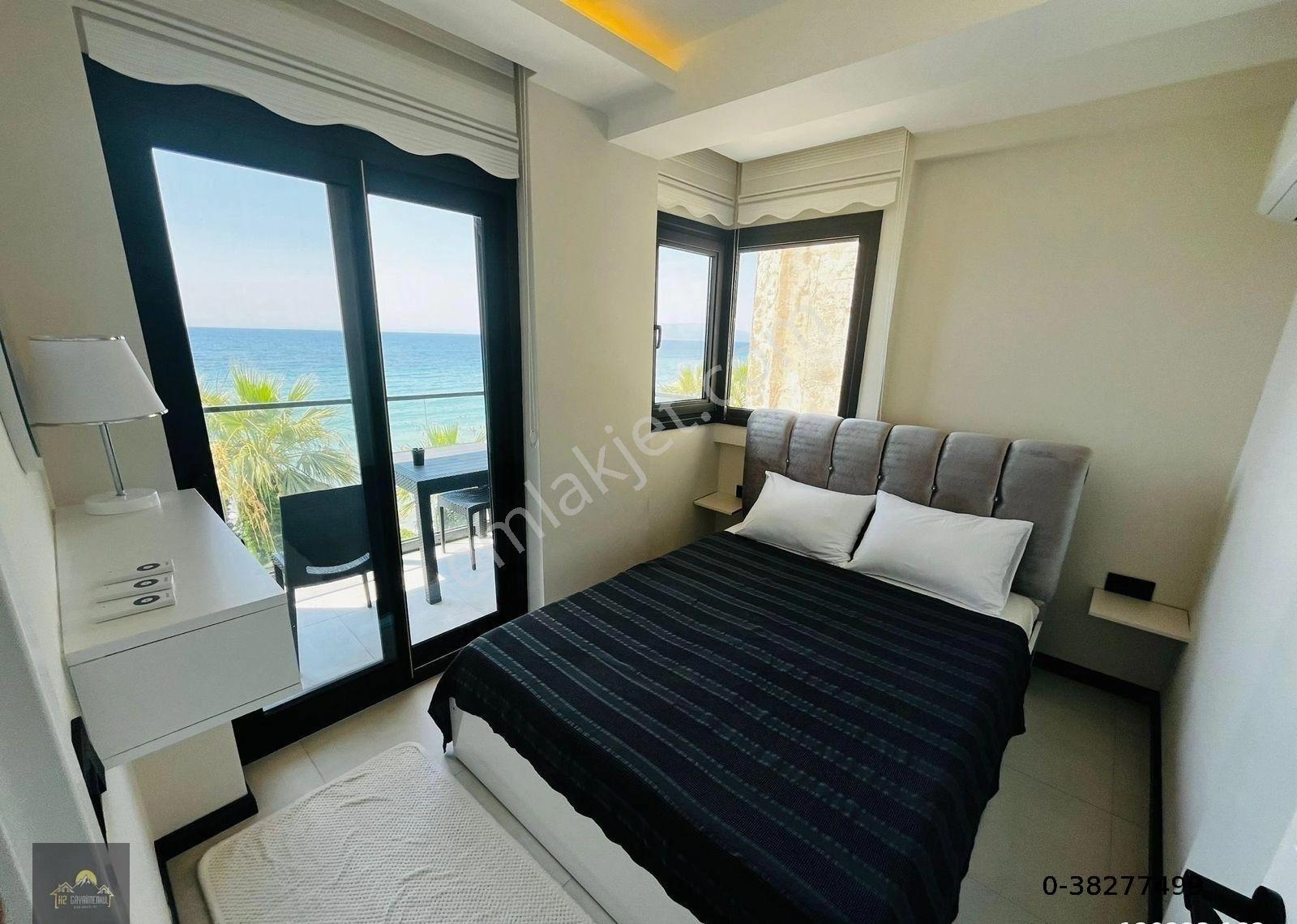 Kuşadası Kadınlardenizinde Satılık 2+1 Yalı Dairesi - Görsel 8