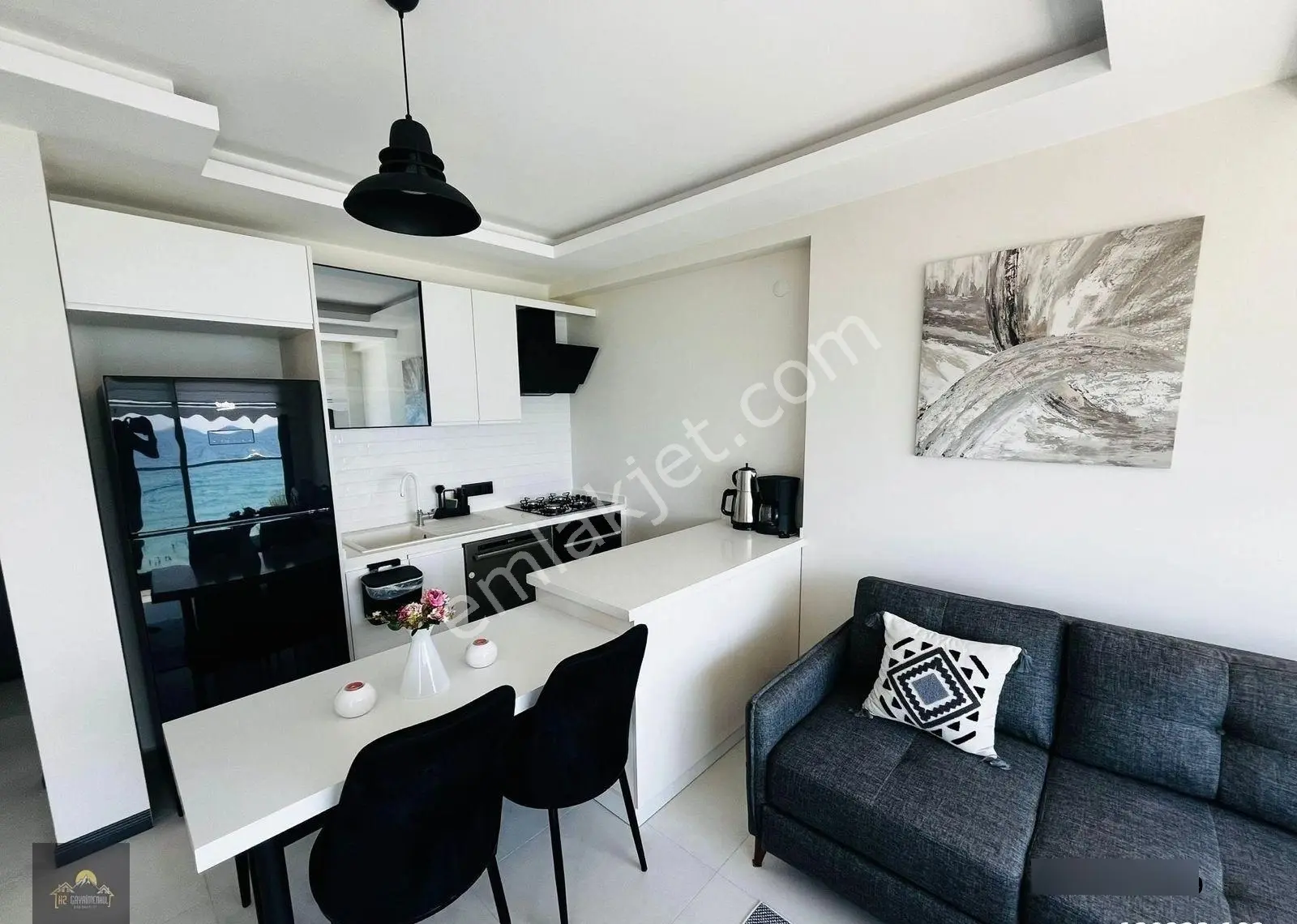 Kuşadası Kadınlardenizinde Satılık 2+1 Yalı Dairesi - Görsel 2
