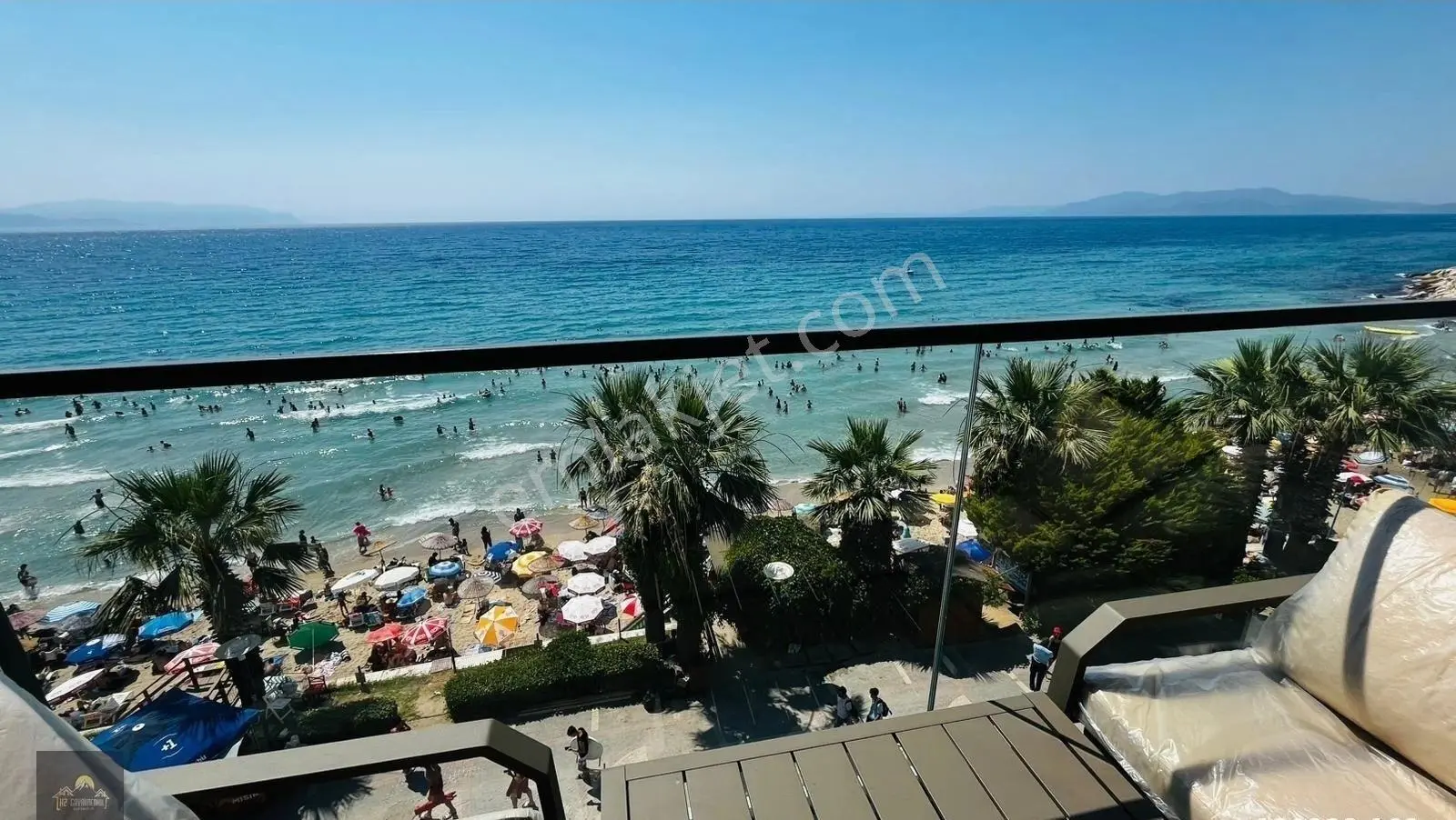 Kuşadası Kadınlardenizinde Satılık 2+1 Yalı Dairesi