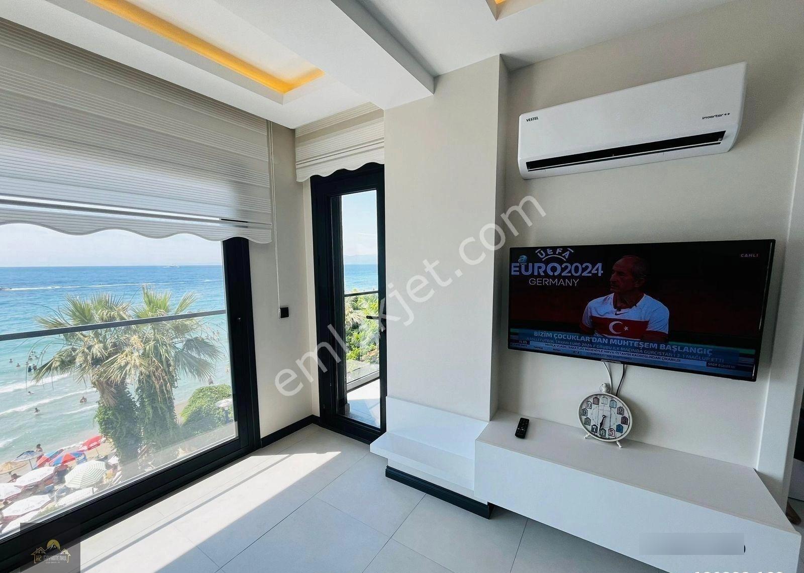 Kuşadası Kadınlardenizinde Satılık 2+1 Yalı Dairesi - Görsel 14