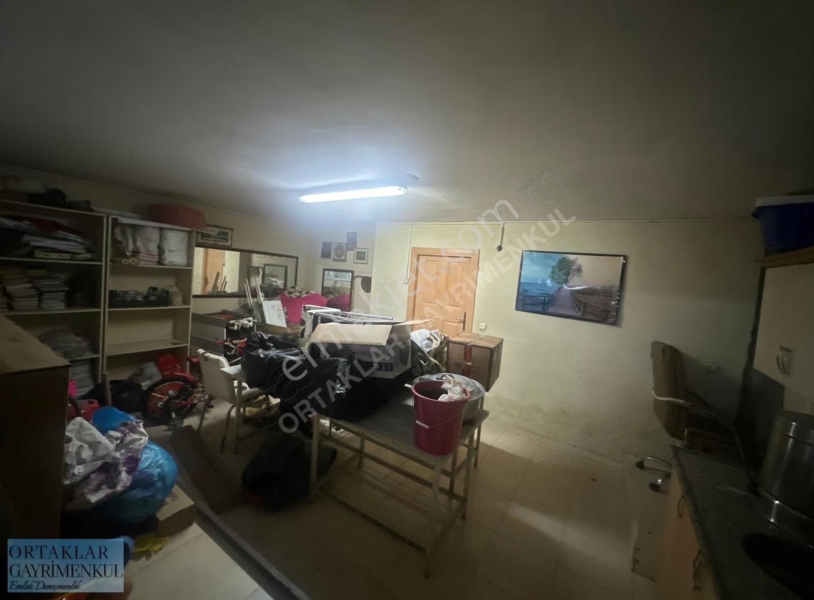 Sancaktepe Lise Caddesi'nde Kiralık 200 M² Dükkan & Ofis - Görsel 18