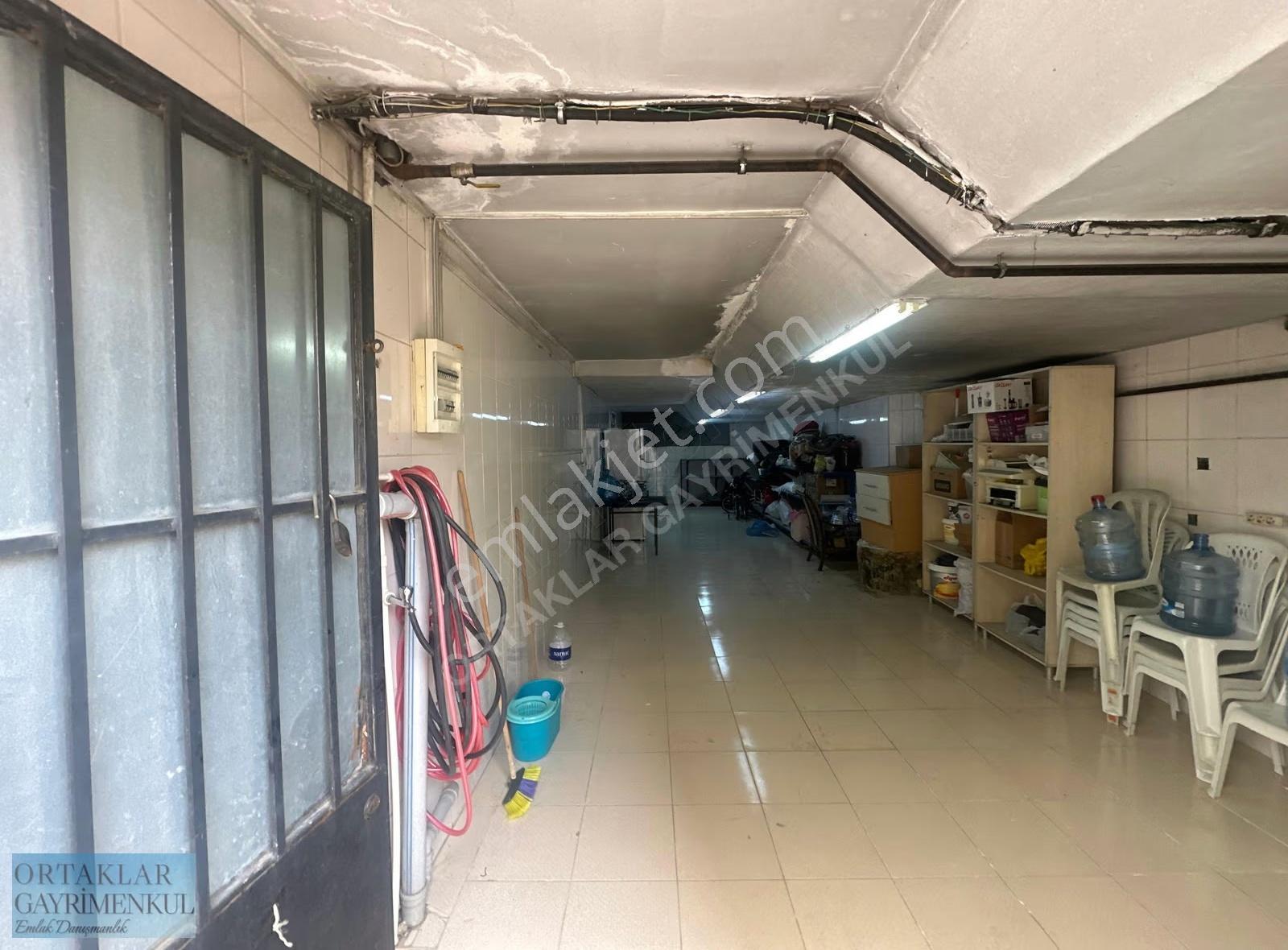 Sancaktepe Lise Caddesi'nde Kiralık 200 M² Dükkan & Ofis - Görsel 11