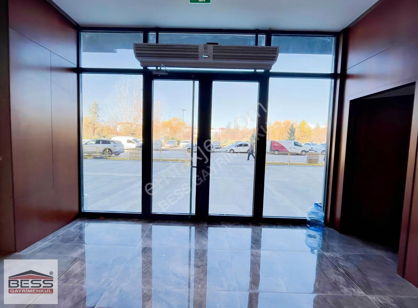 Bess'den Acıbadem Yanı Capella Plazada Kiralık 1+1 İş Yeri(ofis) - Görsel 5