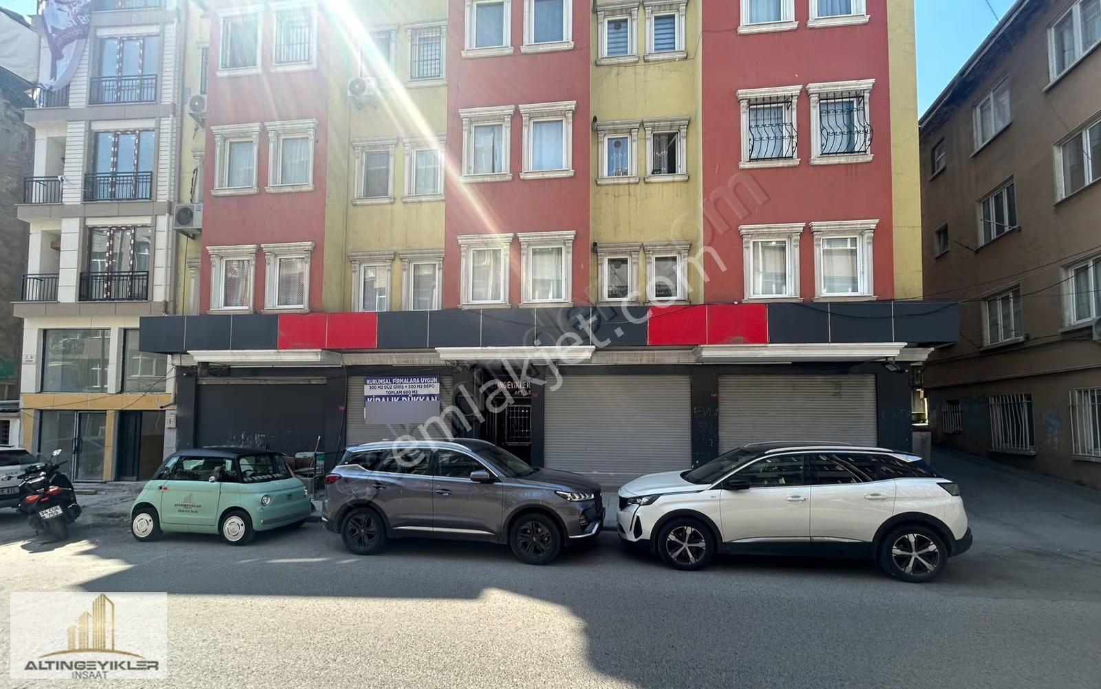 Aksaray Küçüklanga Caddesinde Kurumsala Uygun 300m2+300m2 Dükkan