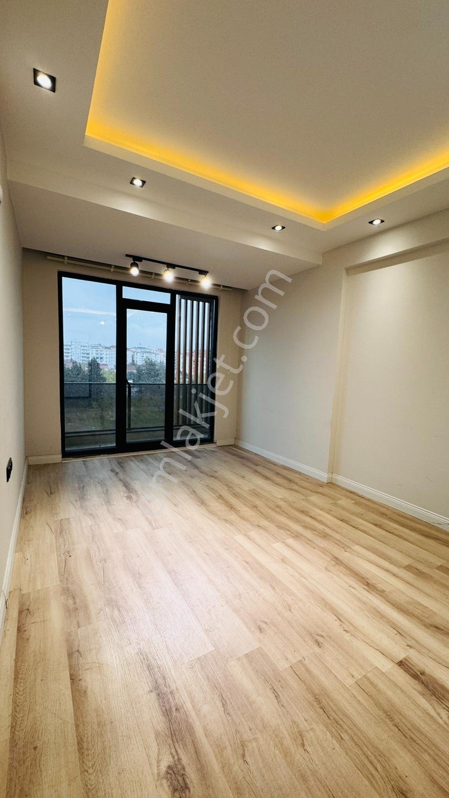 Redstone'dan Uysal Boulevard Sitesinde Bulvar Cephe 1+1 Daire - Görsel 15