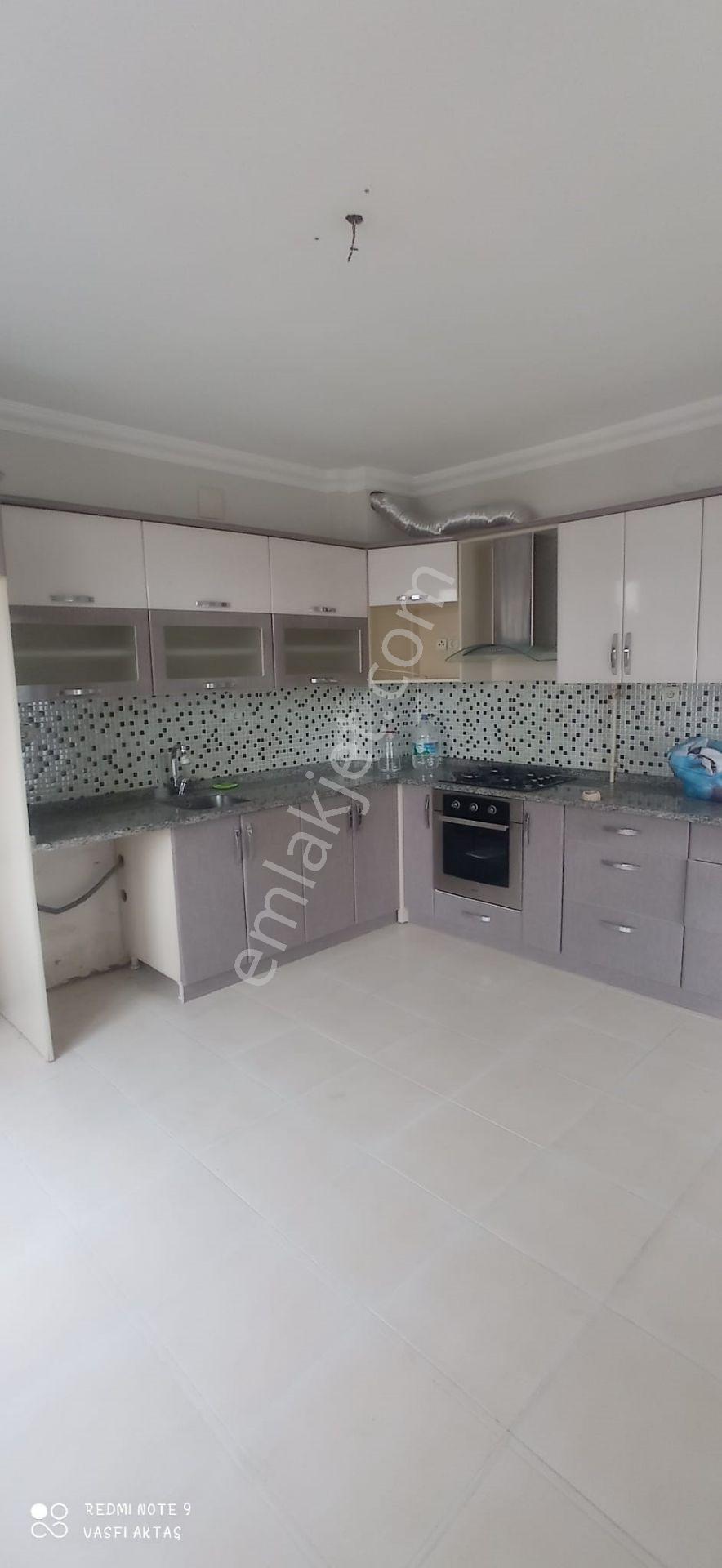 Yunuslu Mahallesinde Nazar Sitesinde 4+1 Kat 4 De Satılık Full Yapılı Daire