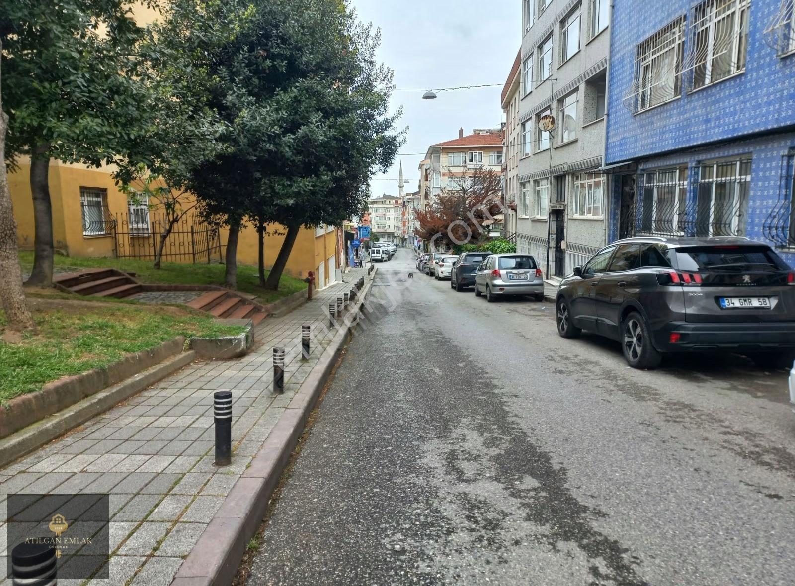 Zeynep Kamil Hastanesi'ne Yakın Kısmı Eşyalı Son Kat Daire - Görsel 19