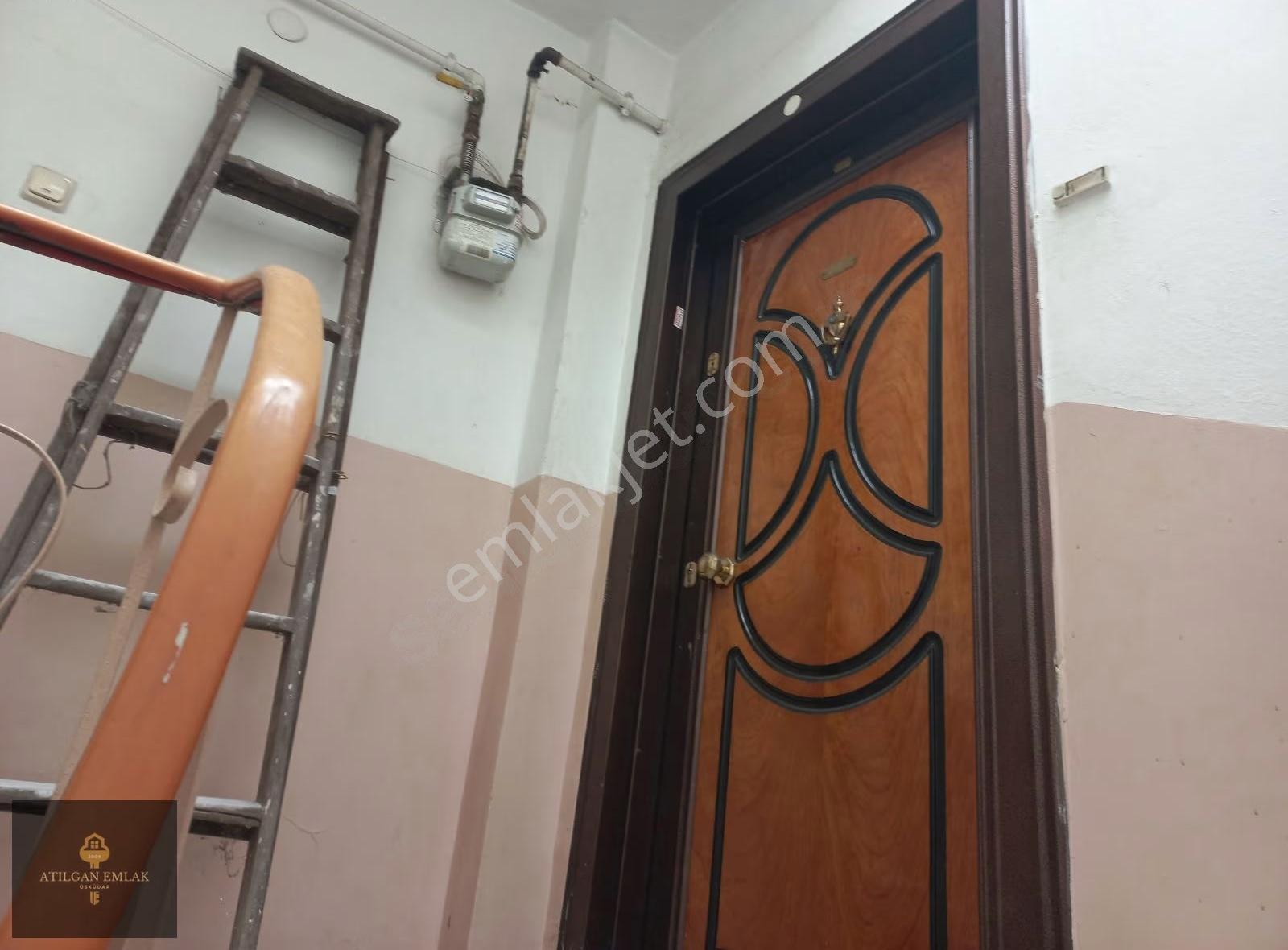 Zeynep Kamil Hastanesi'ne Yakın Kısmı Eşyalı Son Kat Daire - Görsel 15