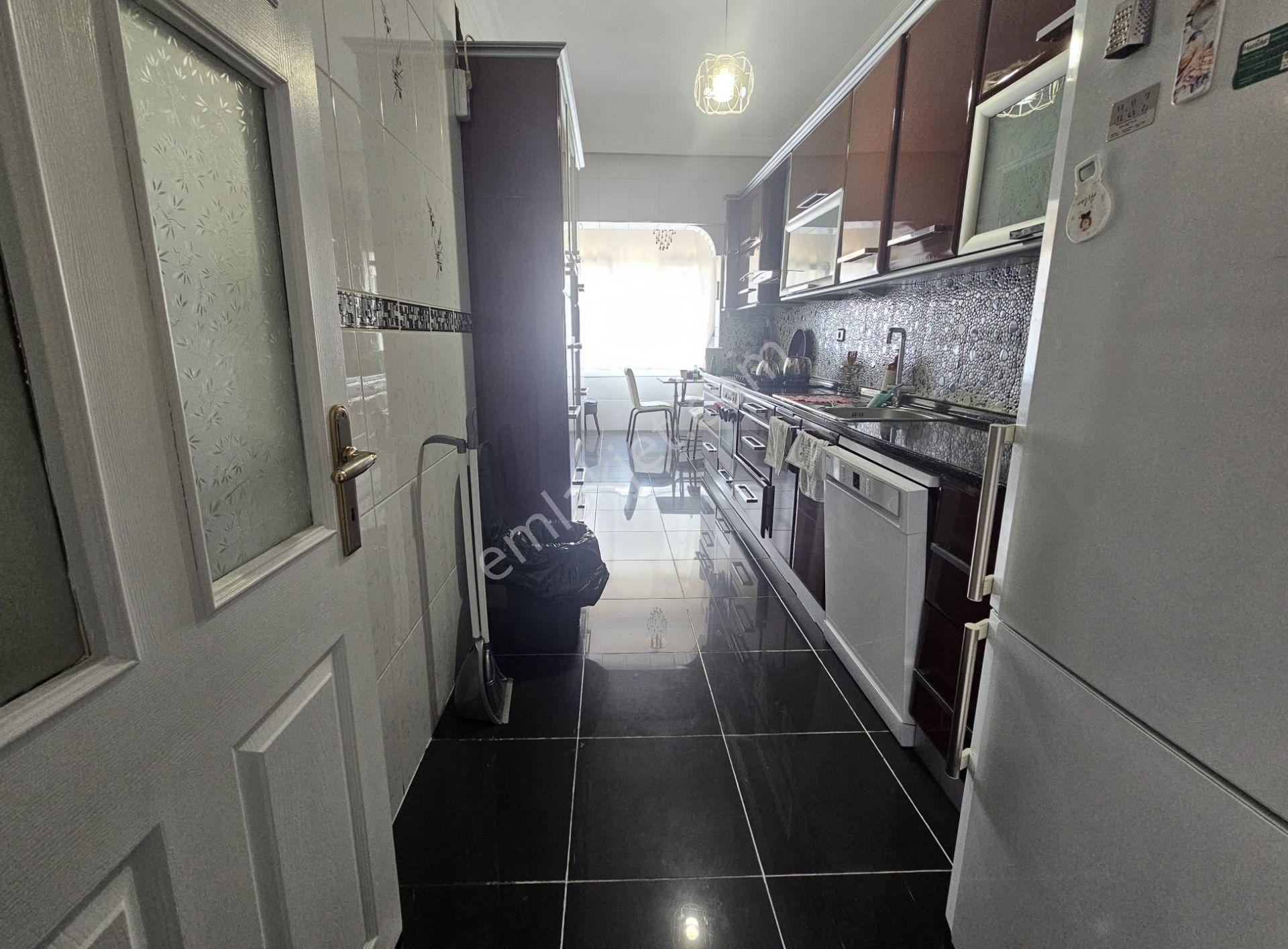 İstanbul Esenyur Mevlana Mah Yıldırım Beyazıt Cad Üzerinde 3+1 Daire - Görsel 3