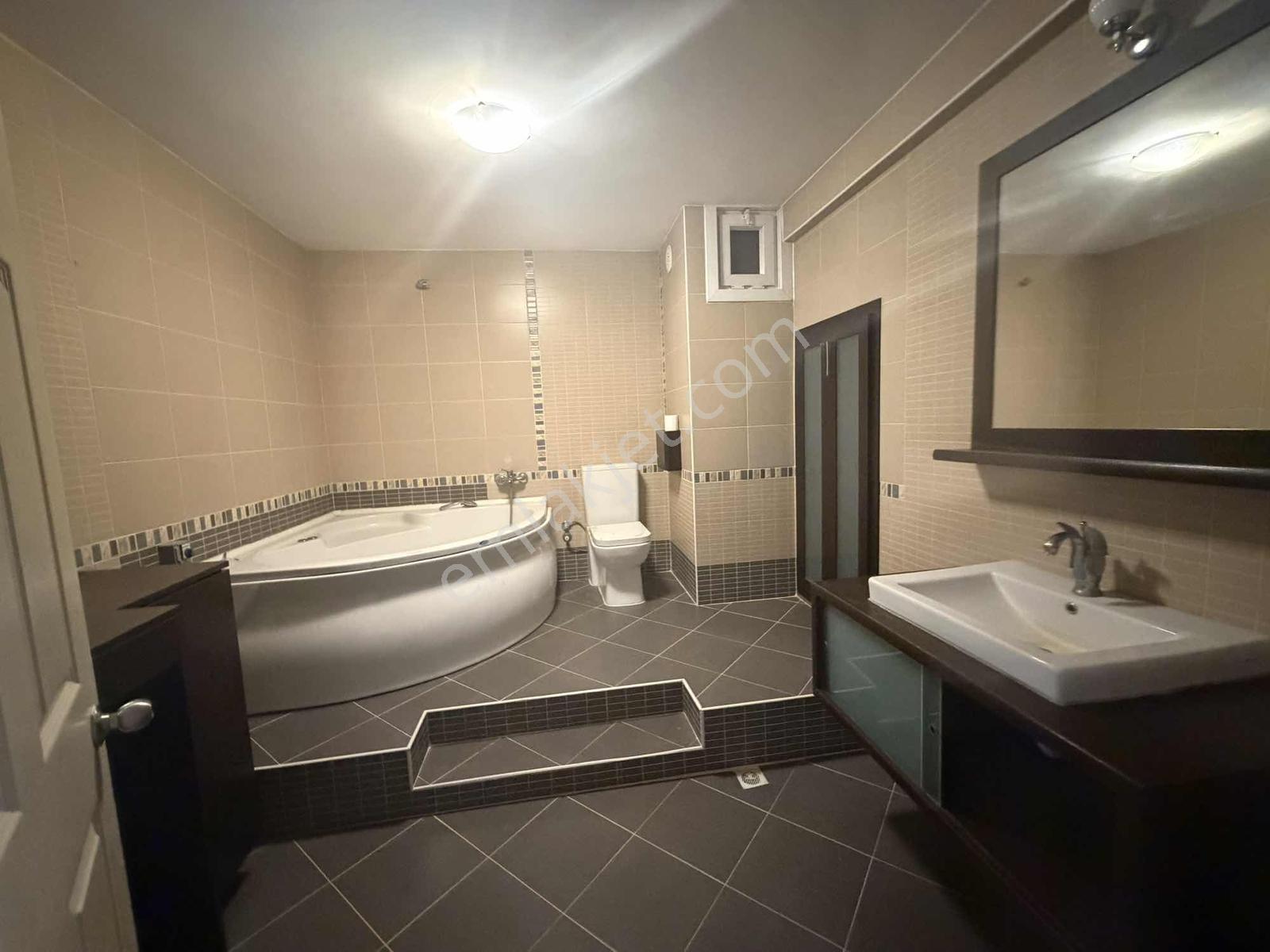 Özgün Gm'den - Güzelyurt'ta Doktorlar Sitesi 4+1 Kiralık Dubleks - Görsel 28