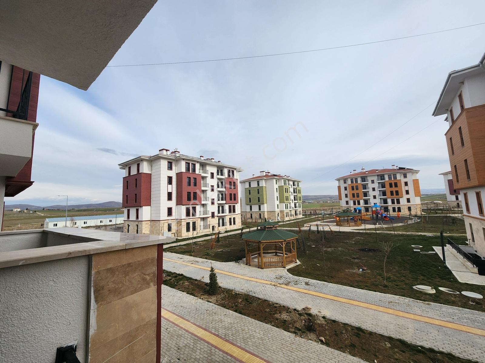 Güler^^den Sünlü Tokide Sıfır 1.kat Güney Hemenotrm 25.000 Takst - Görsel 15