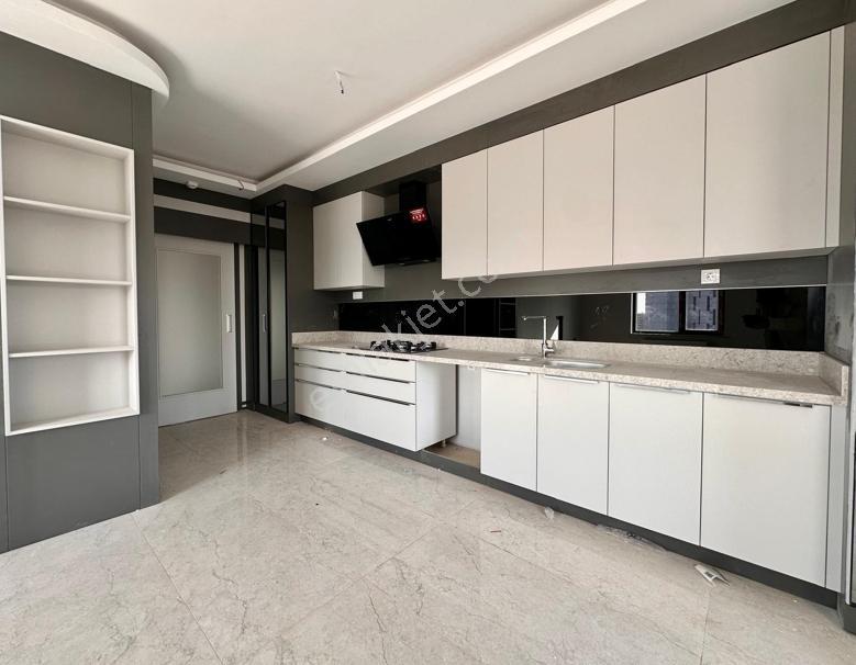 Yenimahalle Susuz Cumhuriyet Göksu Satılık 4+1 Lüks Daire