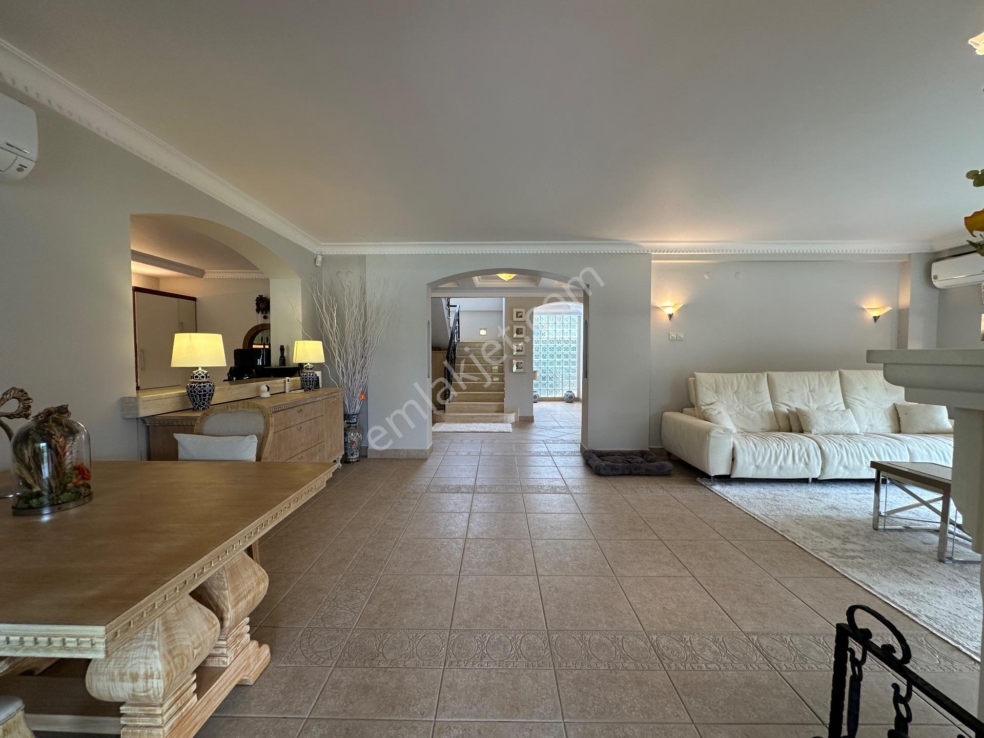 Çeşme Alaçatı Çarşıya Yakın 1 Dönüm Arsa İçerisnde Satılık Villa - Görsel 20