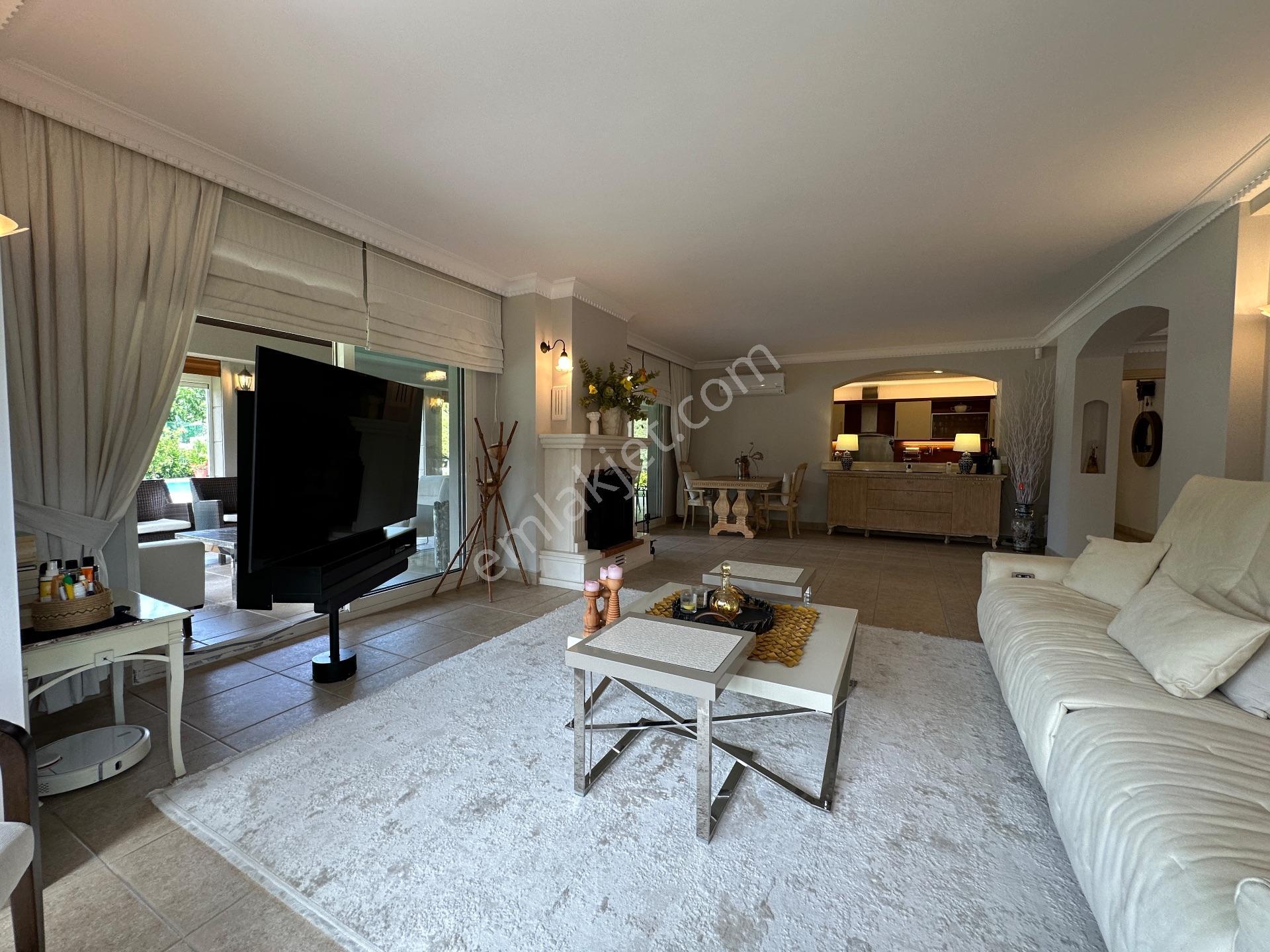 Çeşme Alaçatı Çarşıya Yakın 1 Dönüm Arsa İçerisnde Satılık Villa - Görsel 19