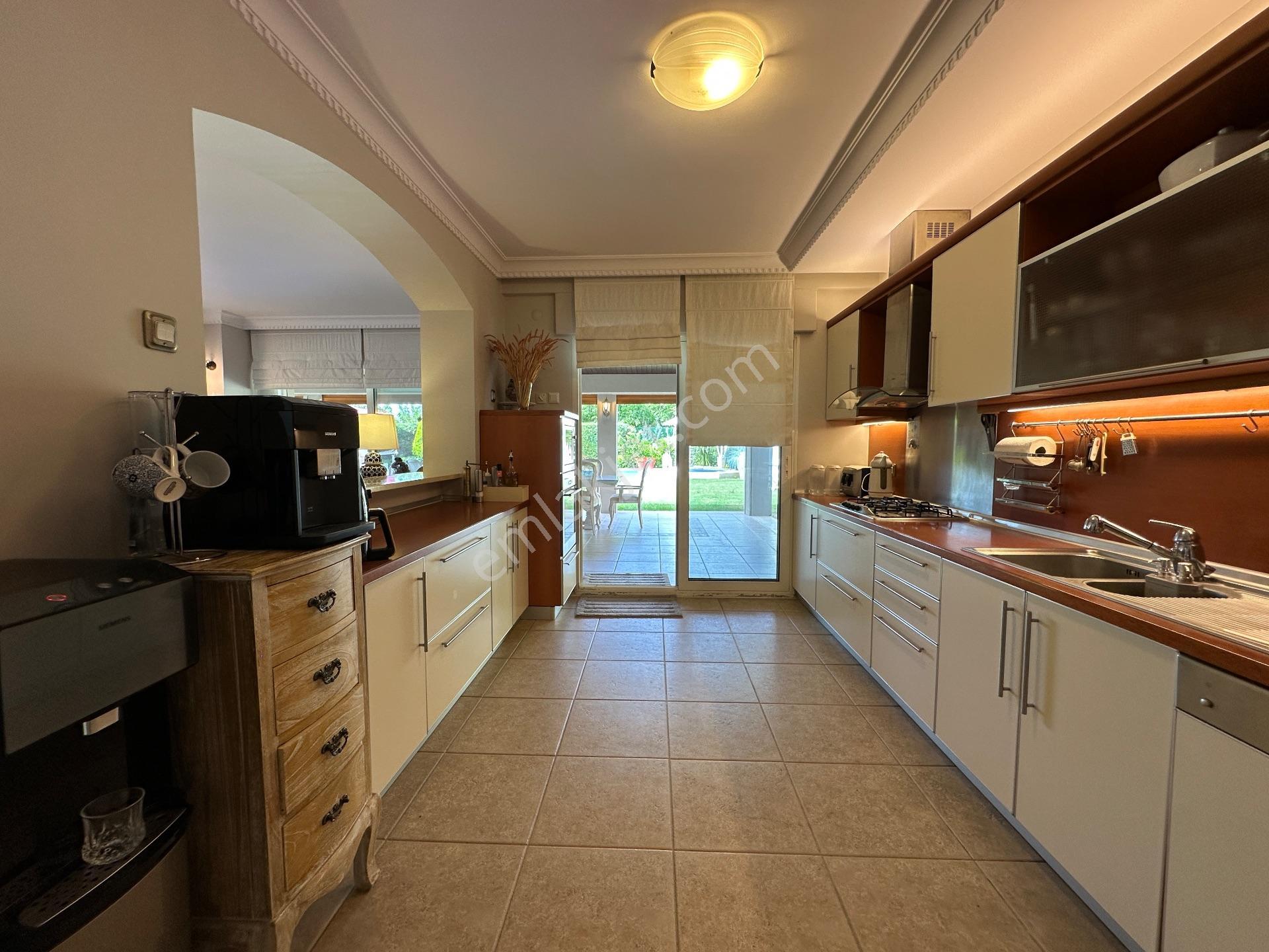 Çeşme Alaçatı Çarşıya Yakın 1 Dönüm Arsa İçerisnde Satılık Villa - Görsel 25