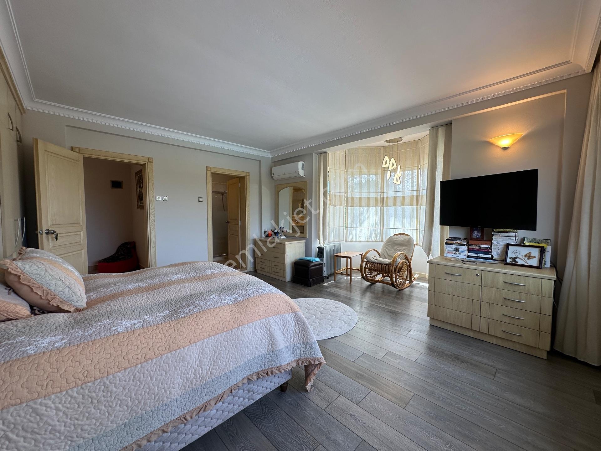 Çeşme Alaçatı Çarşıya Yakın 1 Dönüm Arsa İçerisnde Satılık Villa - Görsel 35