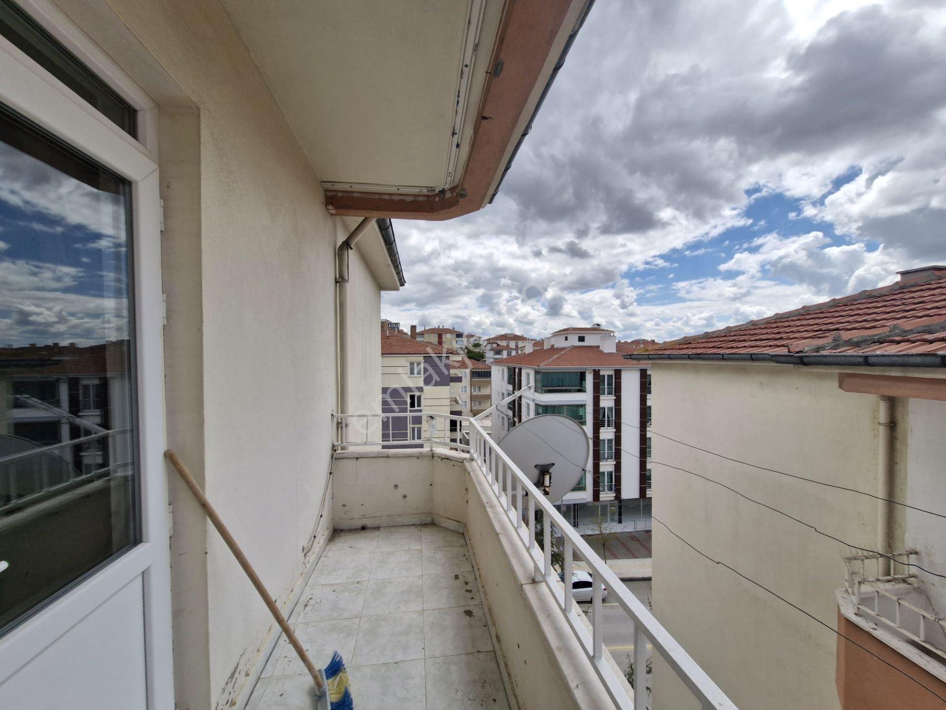 Bahçelievler Mahallesi M.akif Ersoy 1.cadde Üzeri Bakımlı 3+1 Daire - Görsel 19