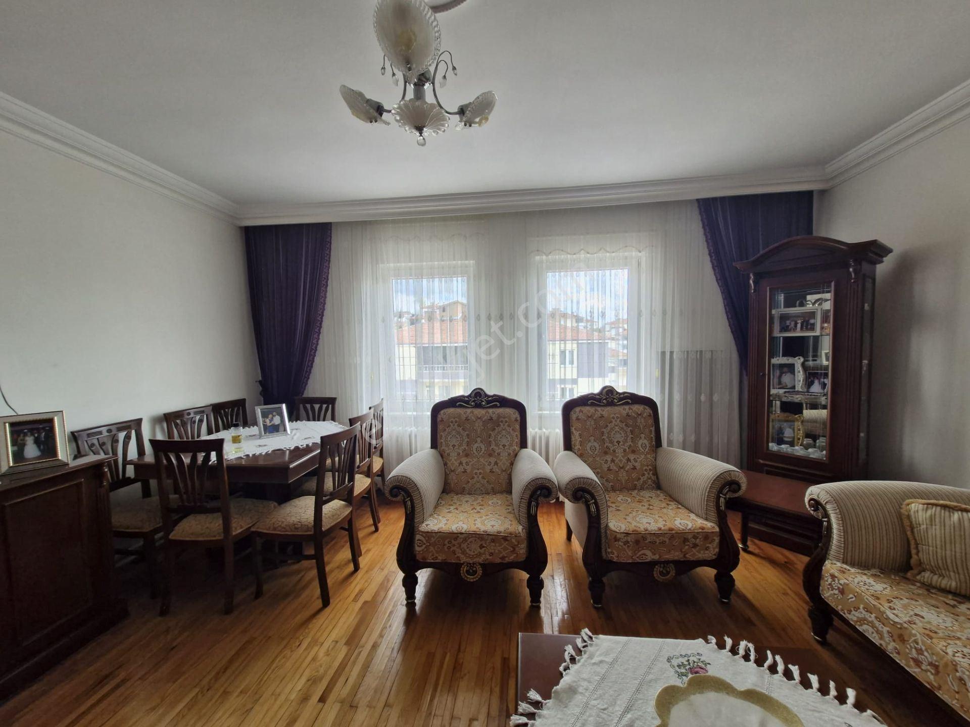 Bahçelievler Mahallesi M.akif Ersoy 1.cadde Üzeri Bakımlı 3+1 Daire - Görsel 21