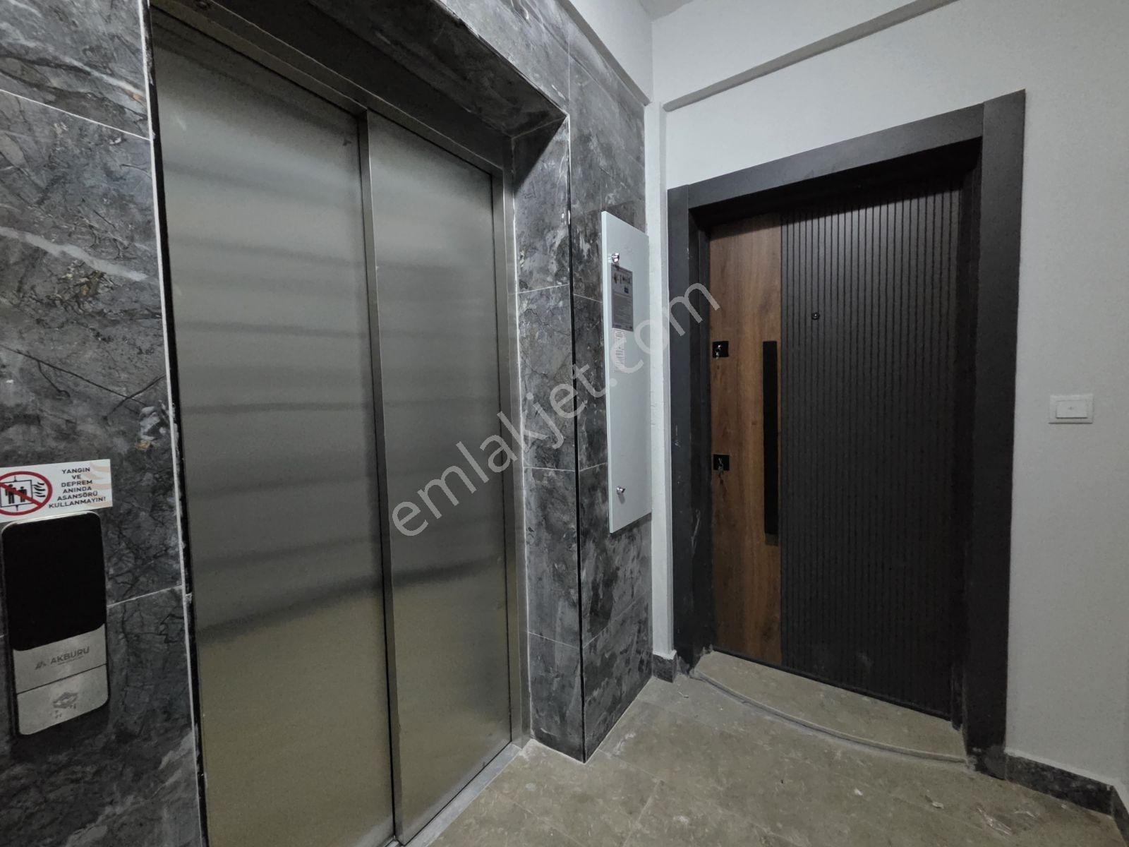 Demirel Mah.de 2+1 Sıfır Asansörlü Lüks Arakatta 90m2 İskanlı - Görsel 4