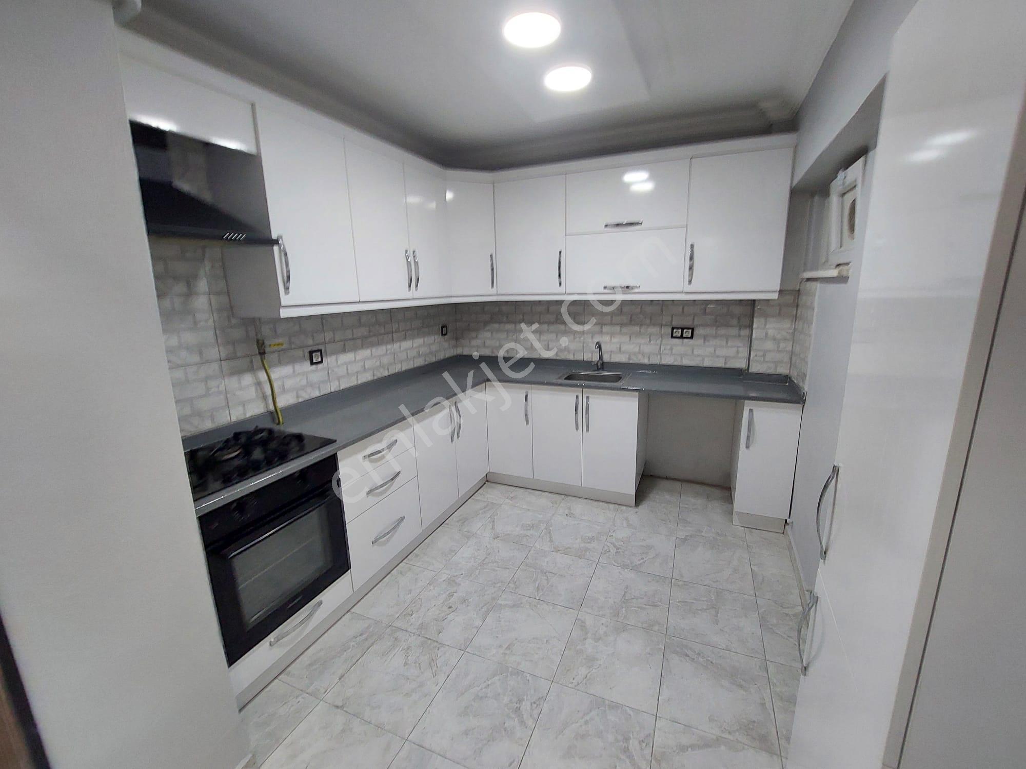 Re/max Dan Adapazarı Tek Yokuşunda Yenilenmiş 3+1 Satılık Daire - Görsel 6