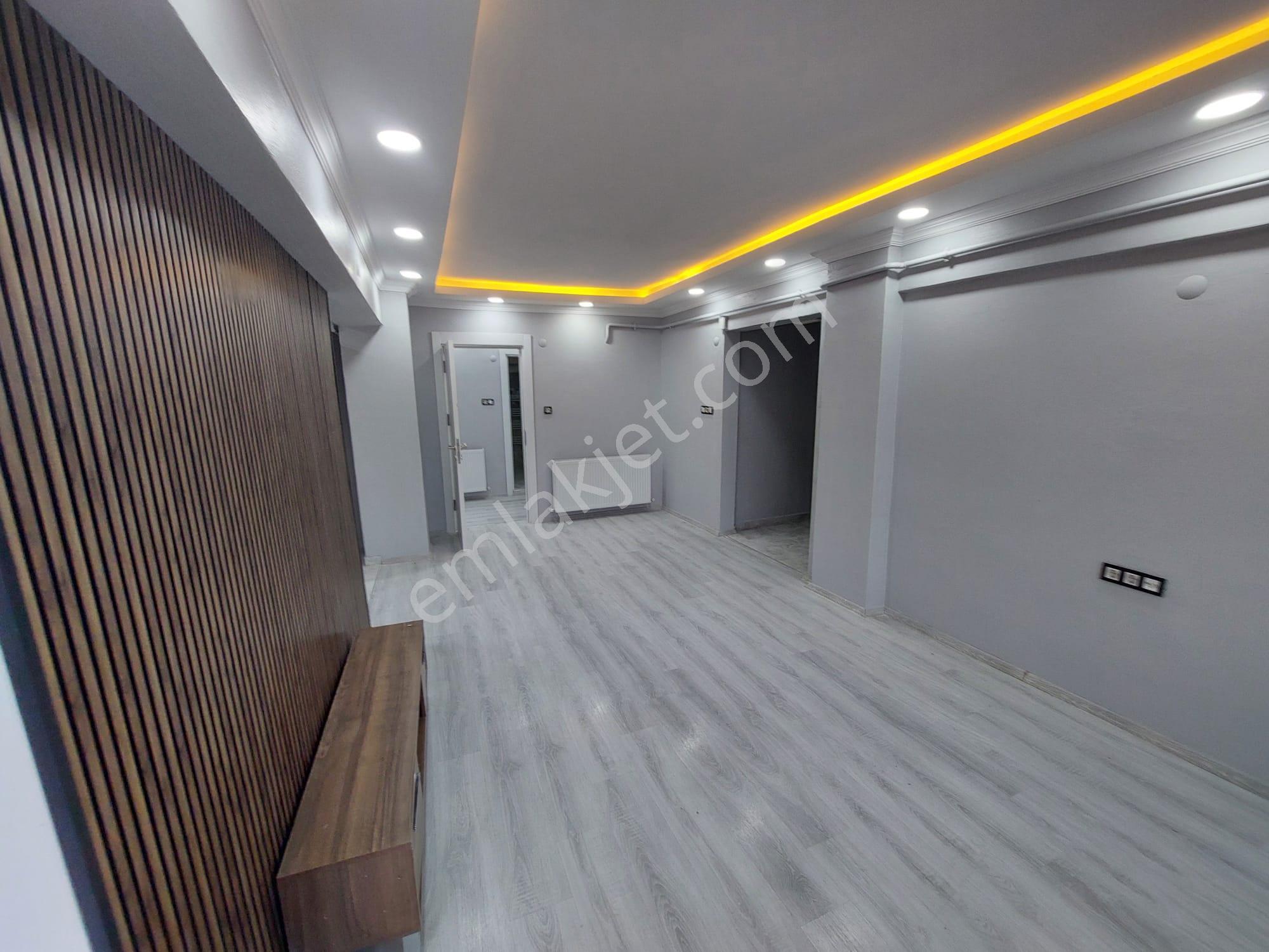 Re/max Dan Adapazarı Tek Yokuşunda Yenilenmiş 3+1 Satılık Daire - Görsel 3