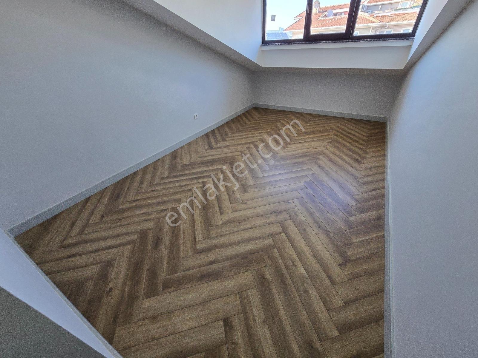 Sıfır Binada Deniz Manzaralı Teraslı Otoparklı 4+2 310 M2 Dublex - Görsel 6