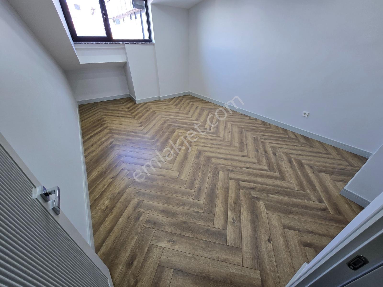Sıfır Binada Deniz Manzaralı Teraslı Otoparklı 4+2 310 M2 Dublex - Görsel 24