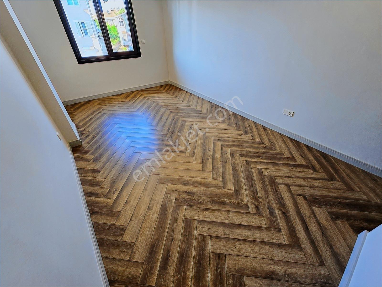 Sıfır Binada Deniz Manzaralı Teraslı Otoparklı 4+2 310 M2 Dublex - Görsel 20