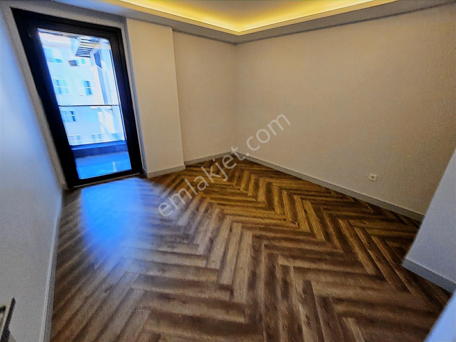 Sıfır Binada Deniz Manzaralı Teraslı Otoparklı 4+2 310 M2 Dublex - Görsel 19