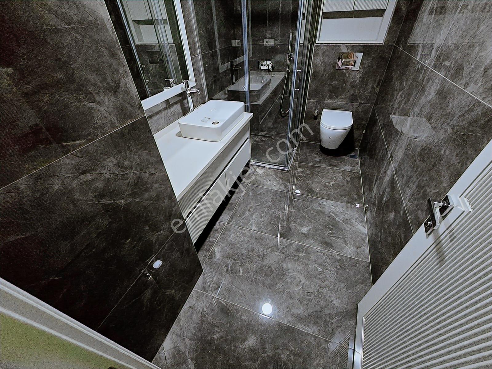 Sıfır Binada Deniz Manzaralı Teraslı Otoparklı 4+2 310 M2 Dublex - Görsel 21