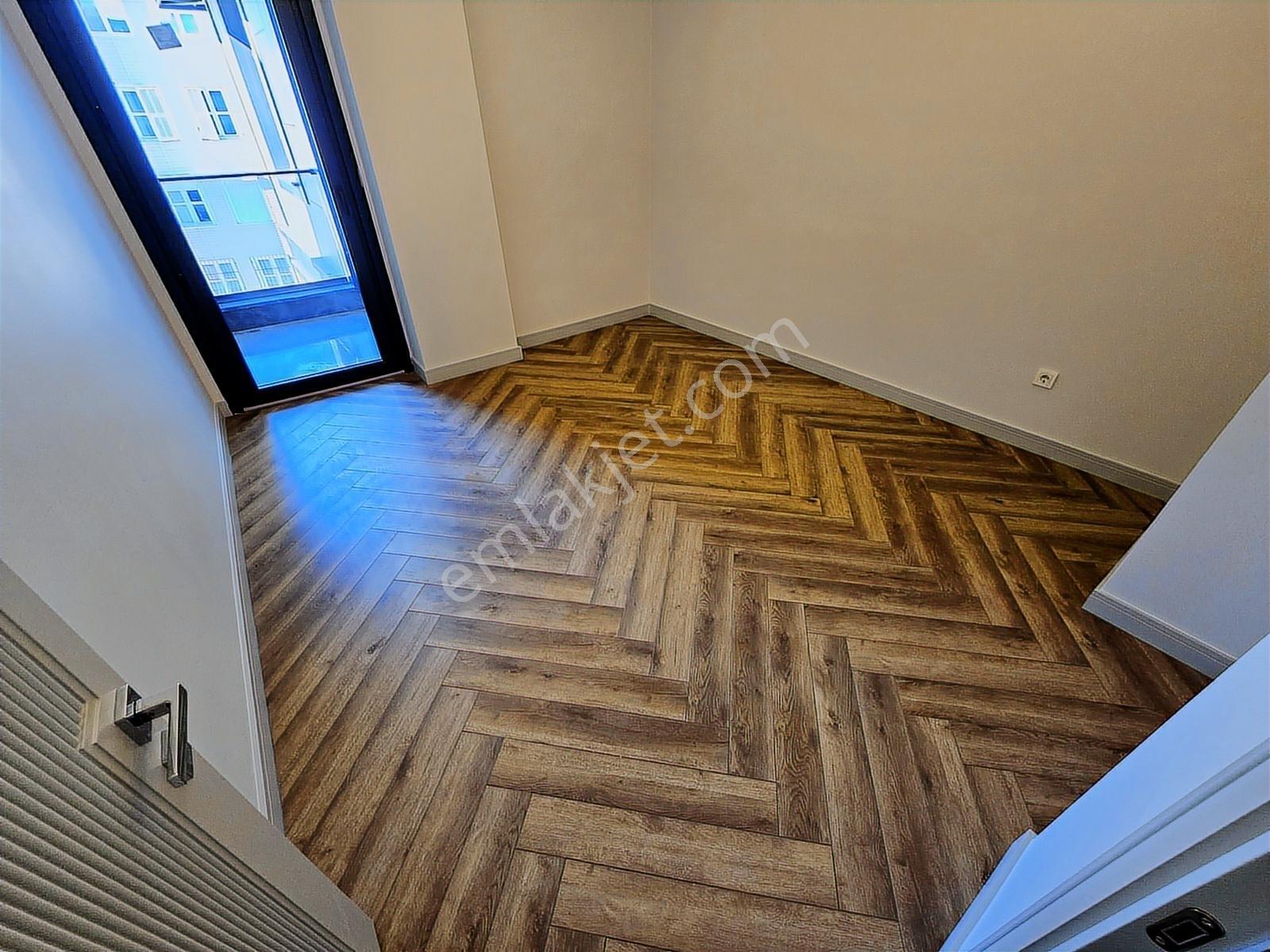 Sıfır Binada Deniz Manzaralı Teraslı Otoparklı 4+2 310 M2 Dublex - Görsel 14