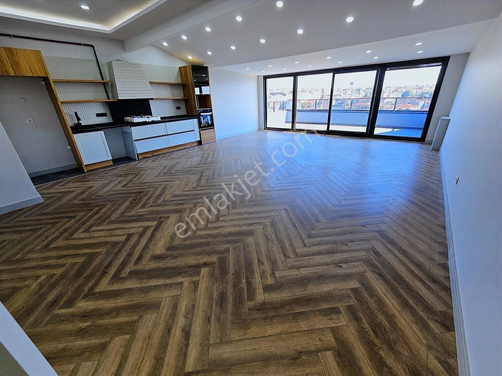 Sıfır Binada Deniz Manzaralı Teraslı Otoparklı 4+2 310 M2 Dublex - Görsel 28