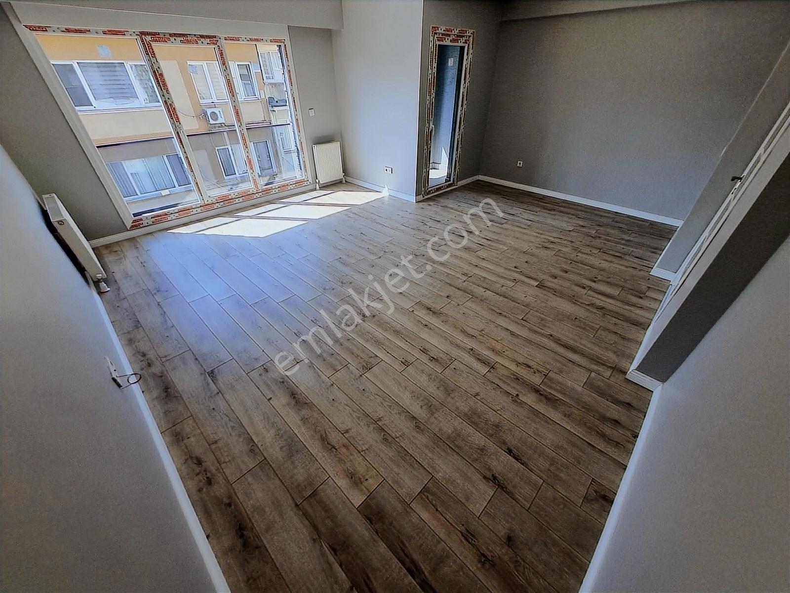 Deluxe 26 'dan Nezih Muhit İcadiyede Teraslı 3+2 180 M2 Dublex - Görsel 30