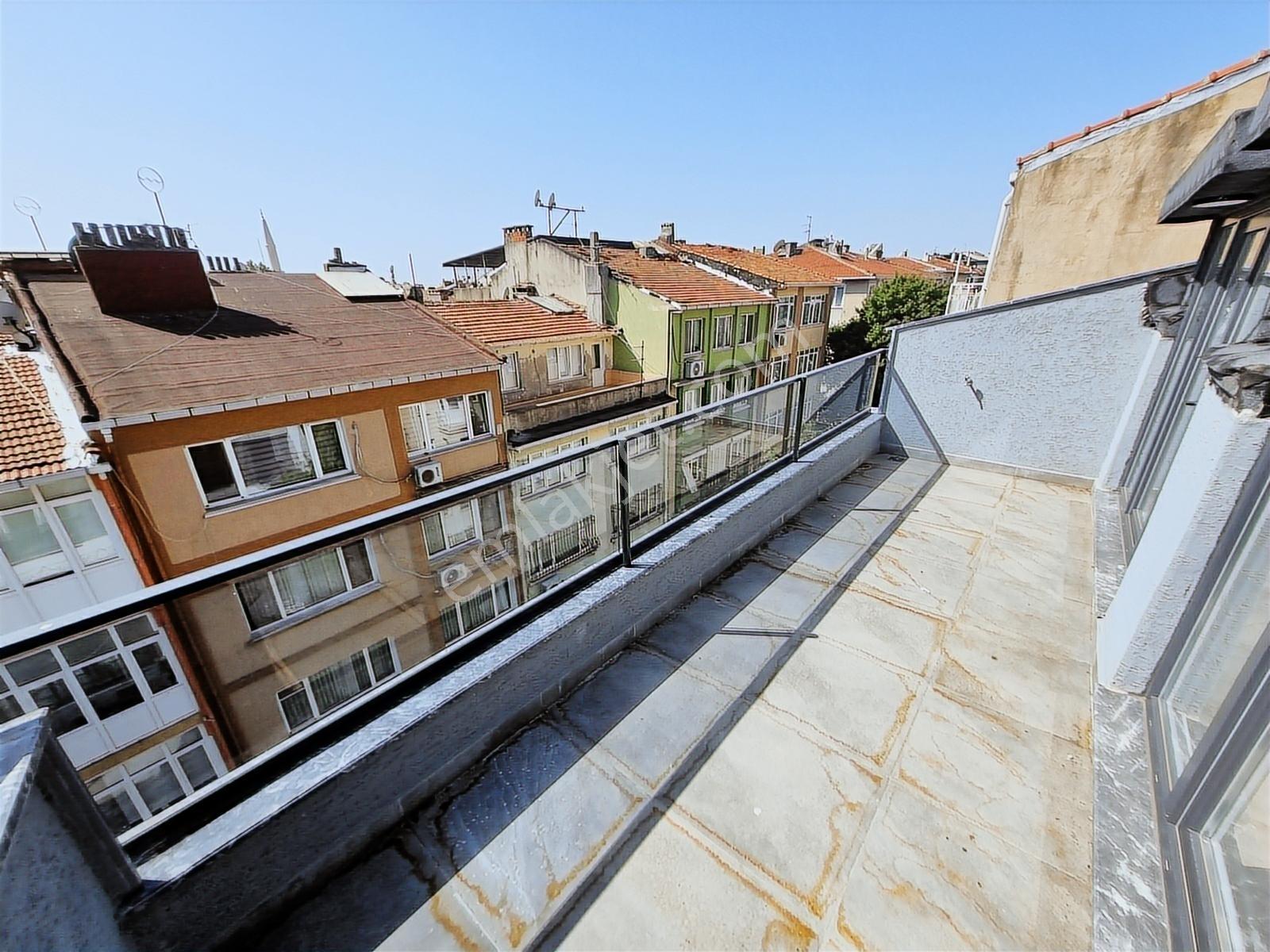 Deluxe 26 'dan Nezih Muhit İcadiyede Teraslı 3+2 180 M2 Dublex - Görsel 16