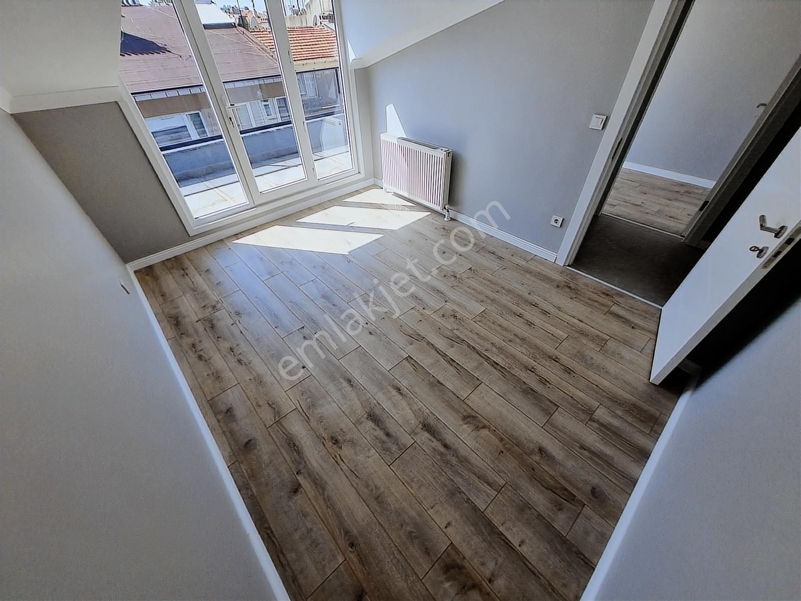 Deluxe 26 'dan Nezih Muhit İcadiyede Teraslı 3+2 180 M2 Dublex - Görsel 28