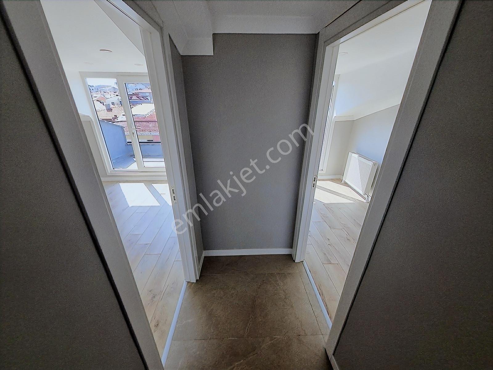 Deluxe 26 'dan Nezih Muhit İcadiyede Teraslı 3+2 180 M2 Dublex - Görsel 34